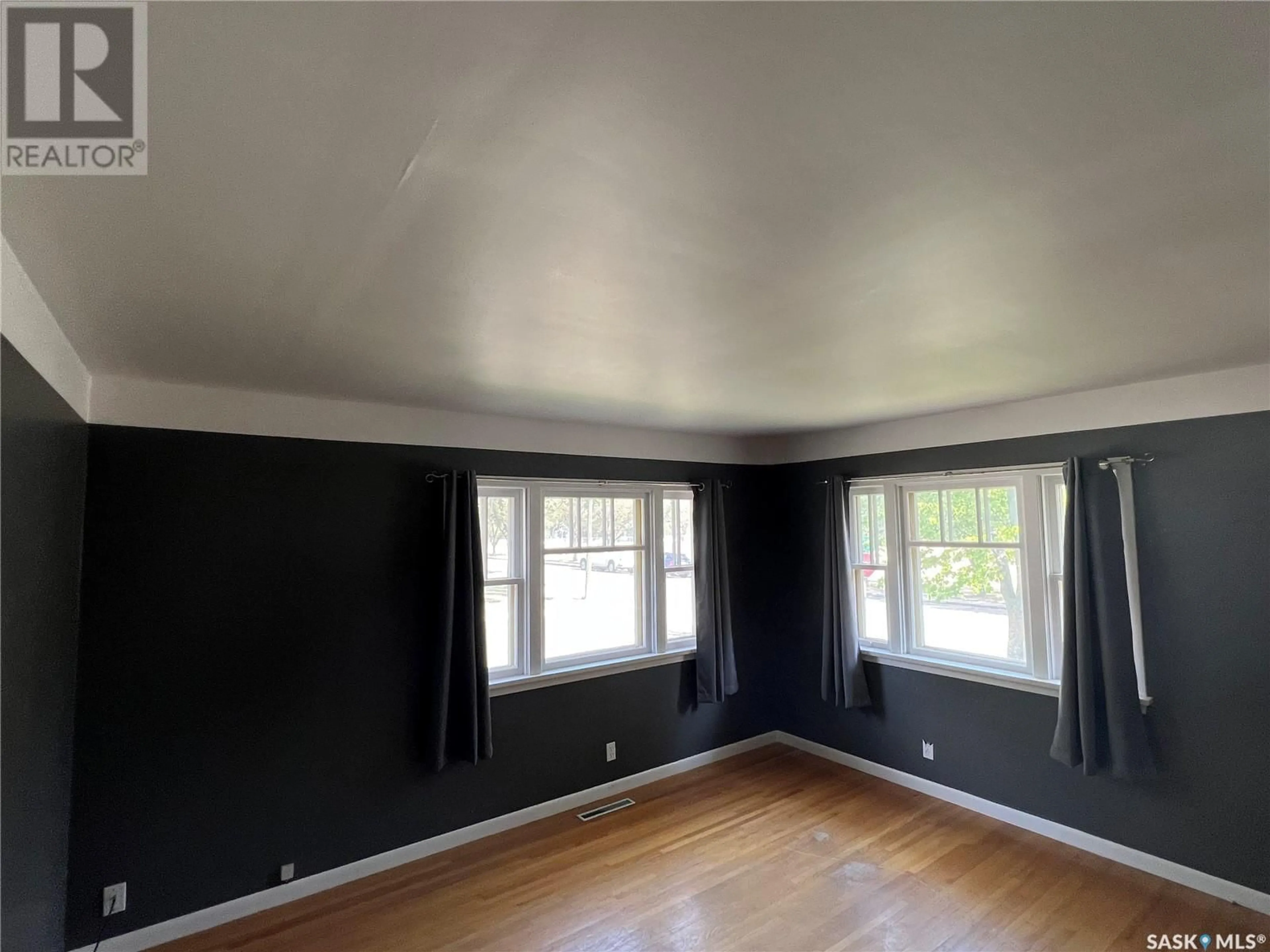 A pic of a room, wood floors for 211 6th AVENUE W, Shaunavon Saskatchewan S0N2M0