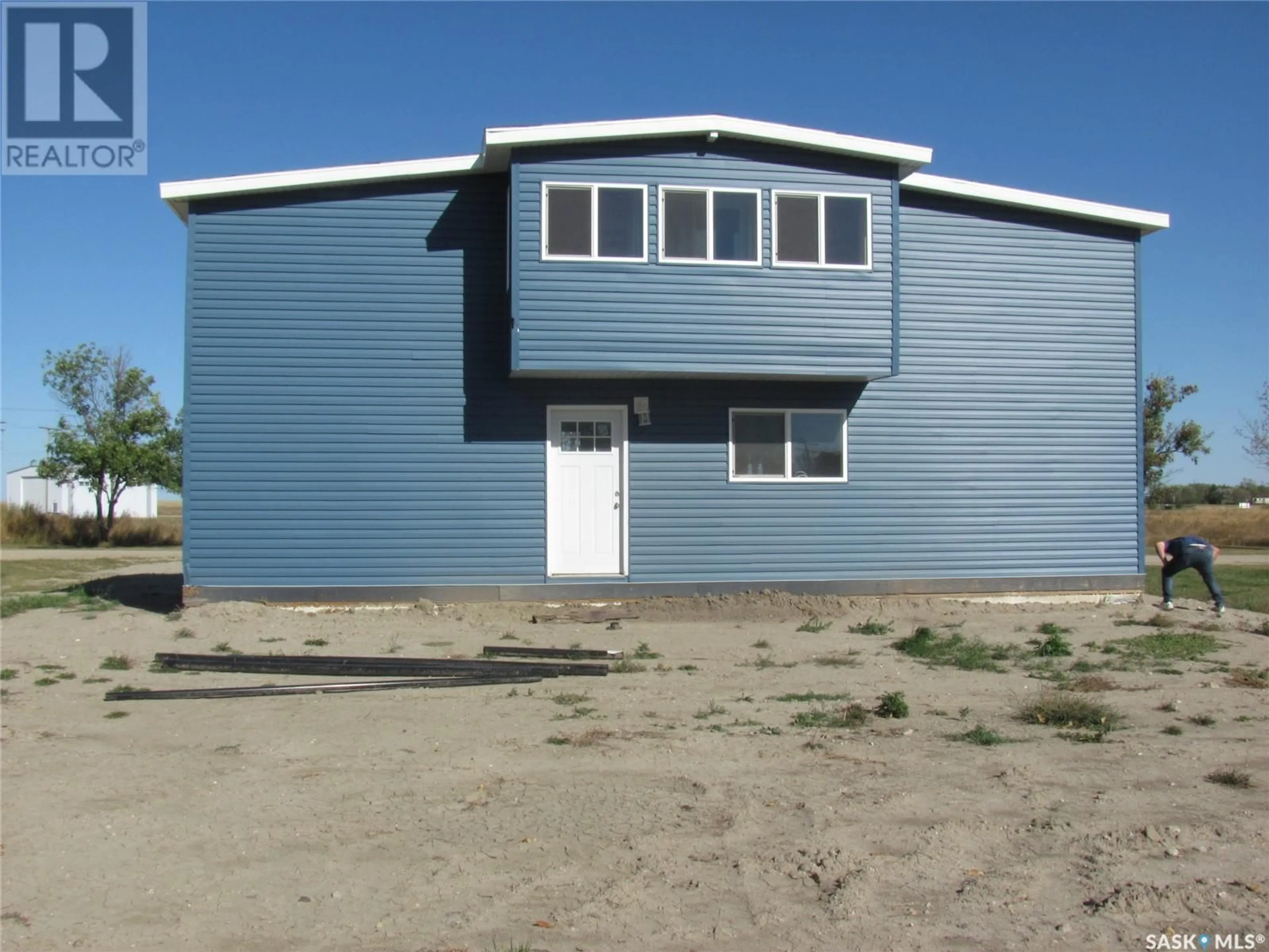 Frontside or backside of a home, the front or back of building for 701 Pfeffer AVENUE, Elbow Saskatchewan S0H1J0