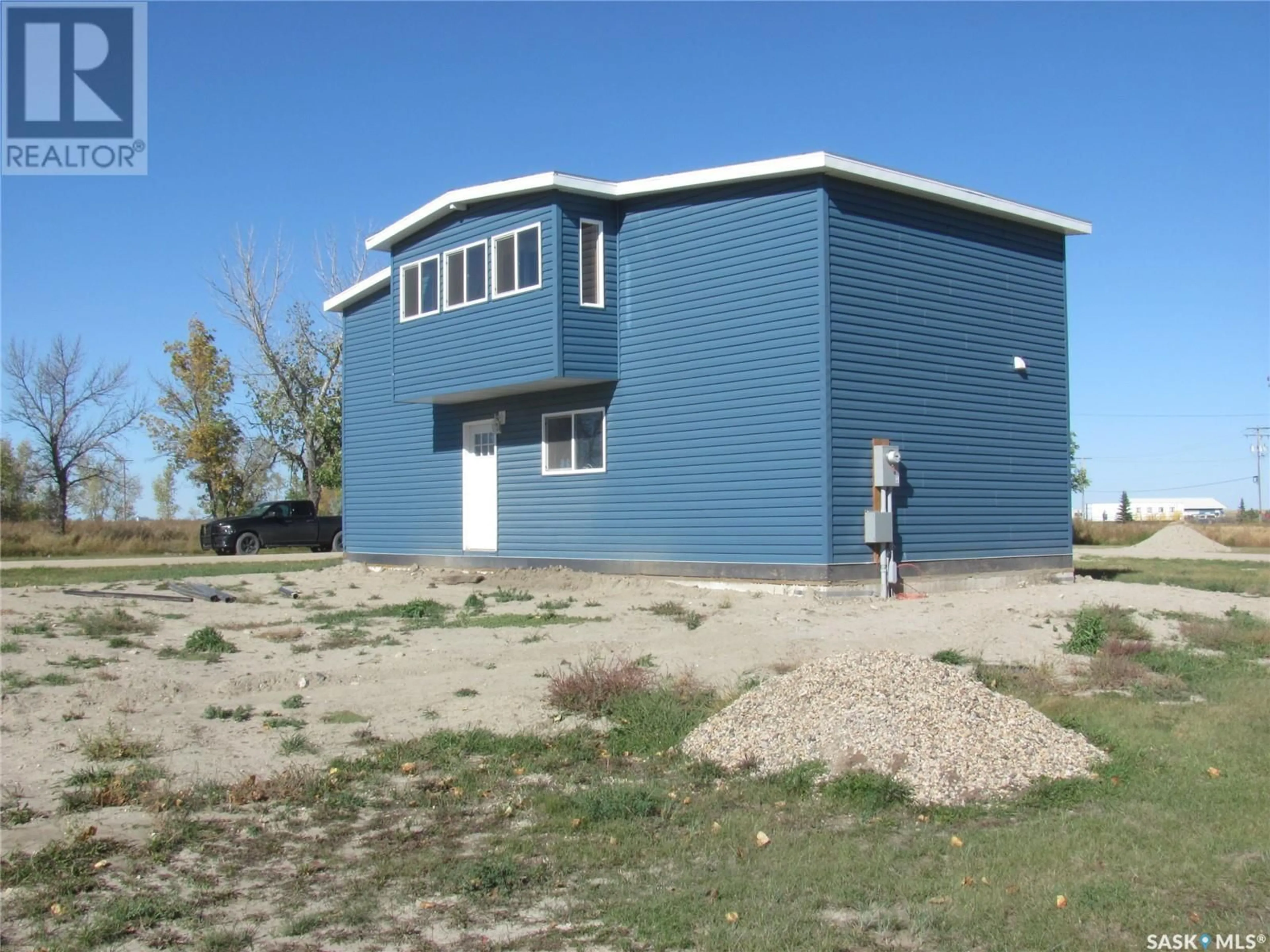 Frontside or backside of a home, the front or back of building for 701 Pfeffer AVENUE, Elbow Saskatchewan S0H1J0