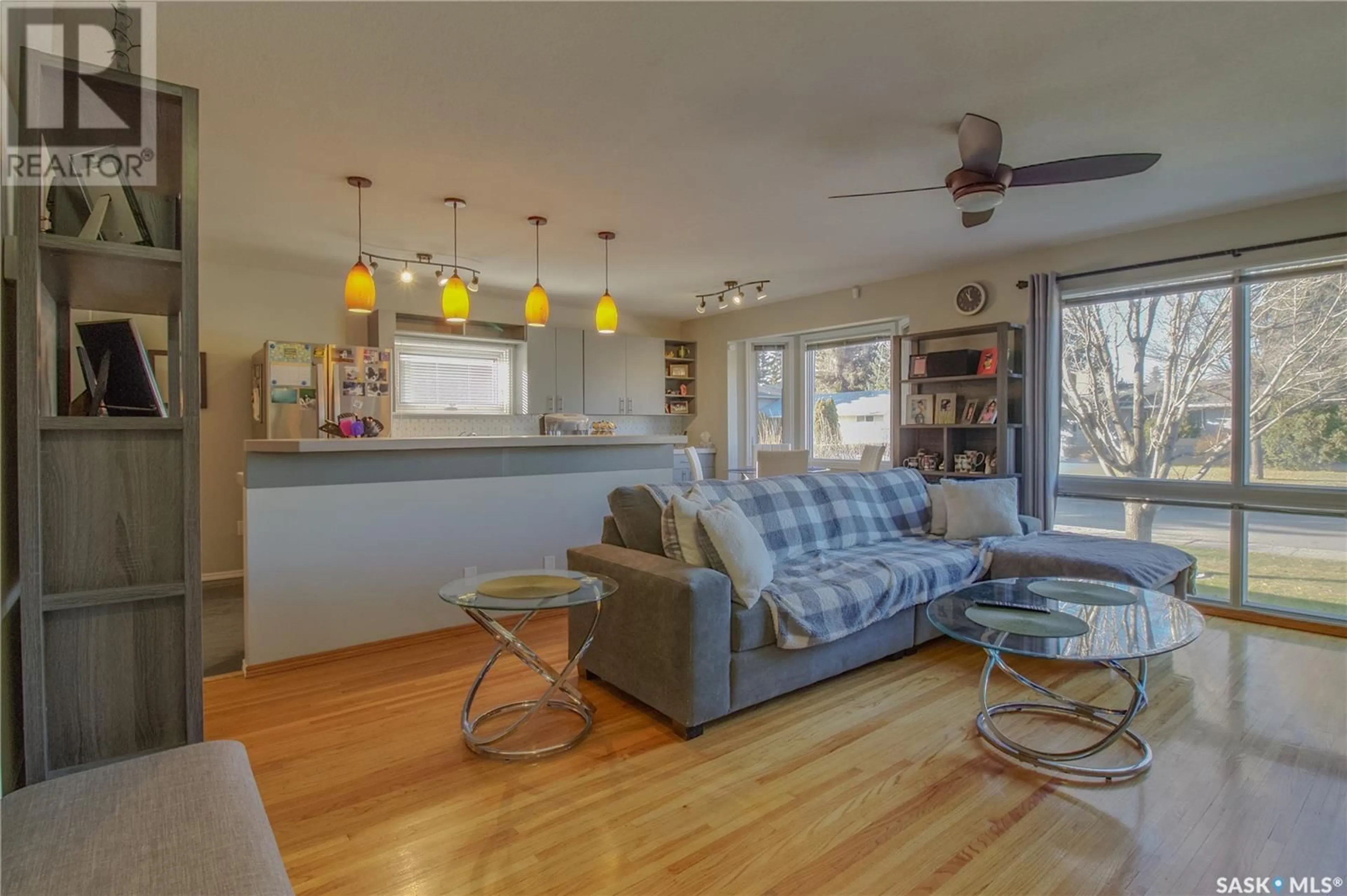 Living room, wood floors for 2325 Clarence AVENUE S, Saskatoon Saskatchewan S7J1L8