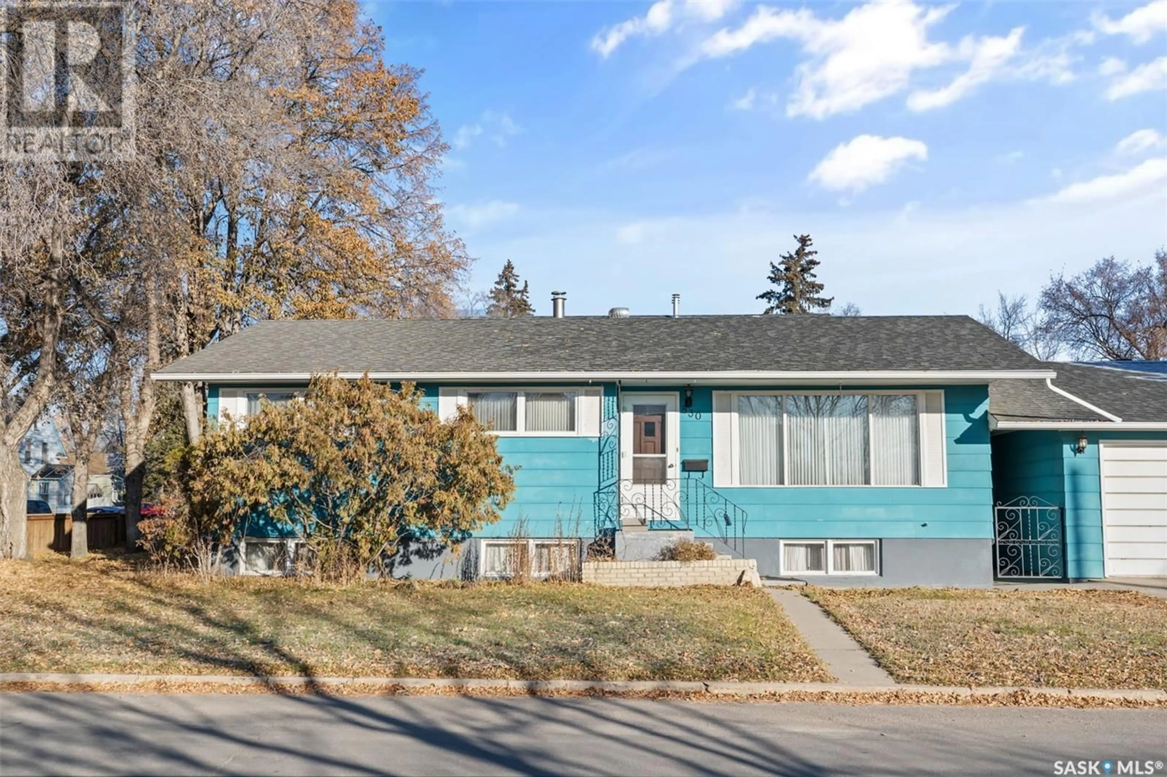 A pic from exterior of the house or condo, the street view for 830 L AVENUE S, Saskatoon Saskatchewan S7M2J1