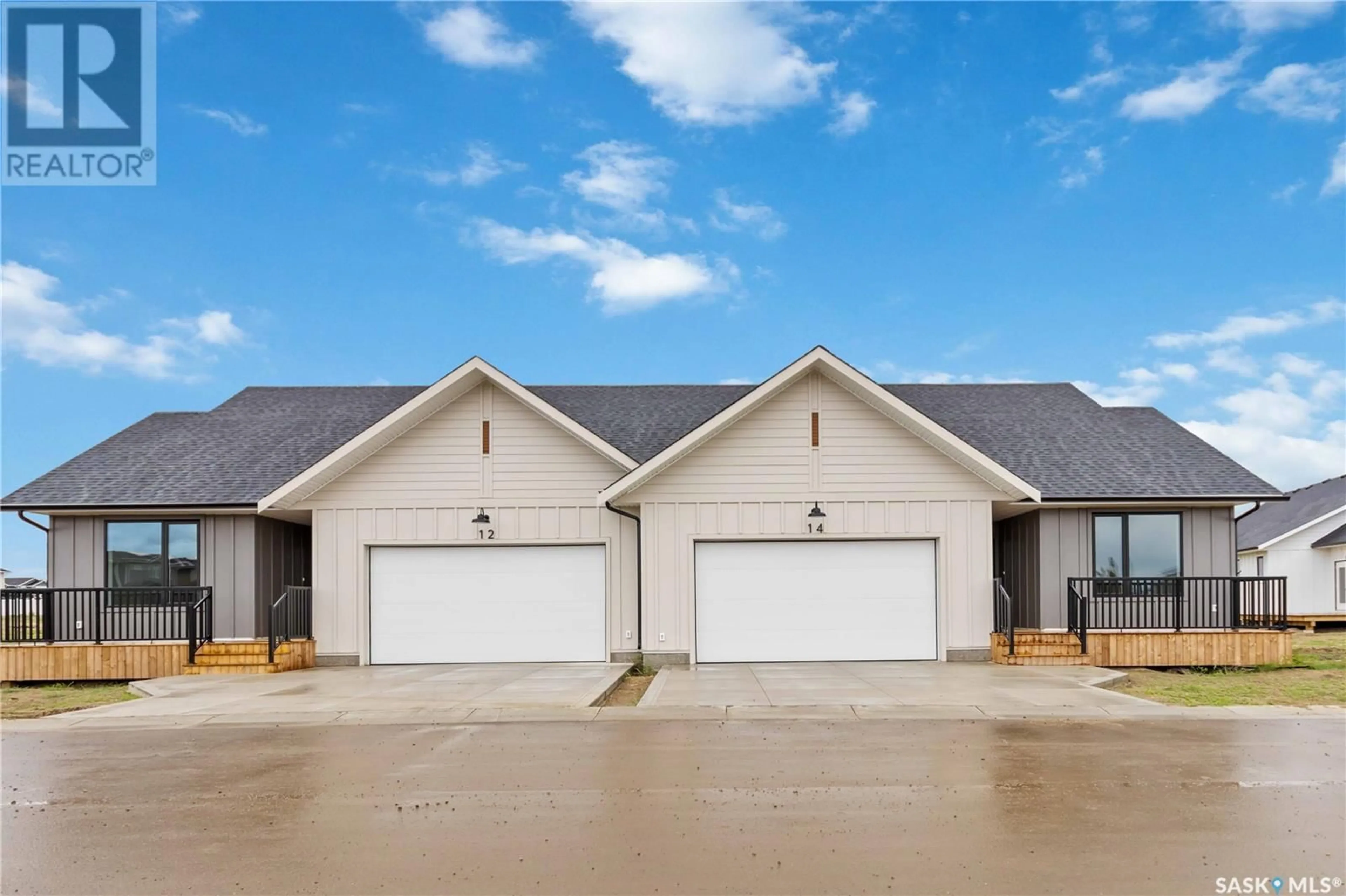 A pic from exterior of the house or condo, the front or back of building for 27 105 Hathway CRESCENT, Saskatoon Saskatchewan S7V0P5