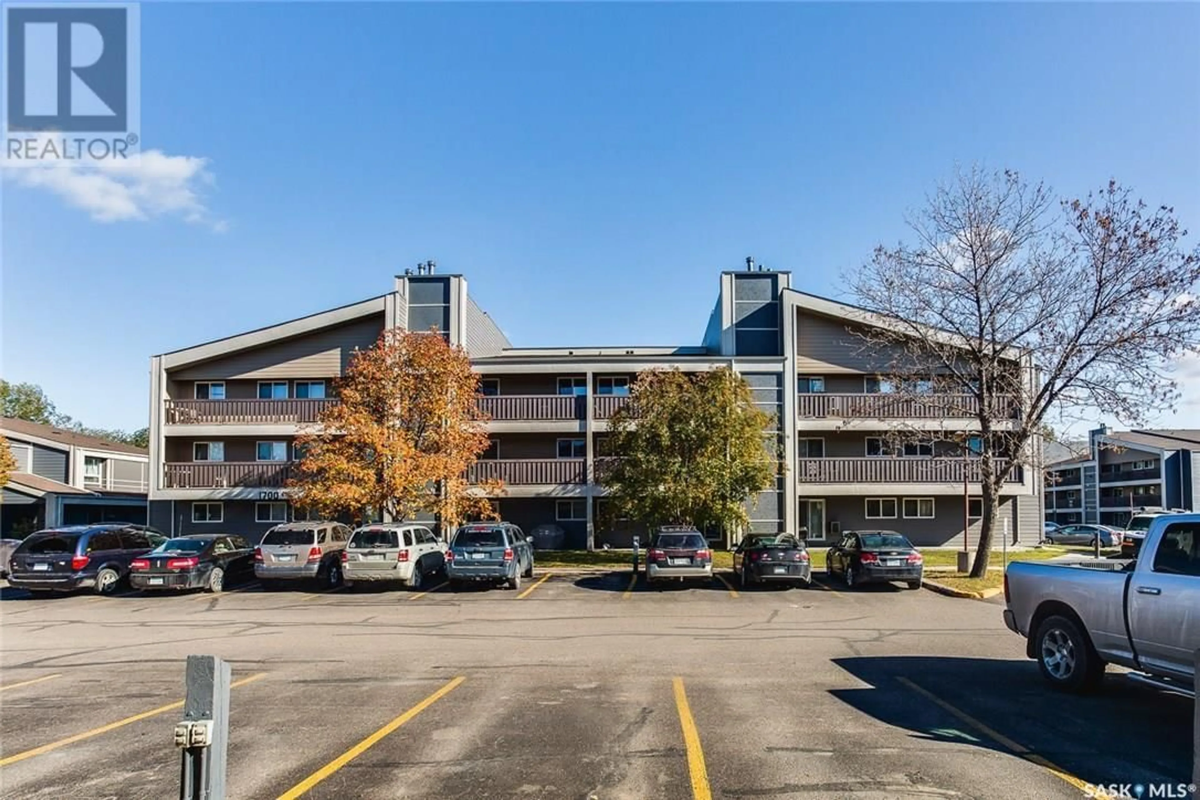 A pic from exterior of the house or condo, the front or back of building for 1714 425 115th STREET E, Saskatoon Saskatchewan S7N2E5