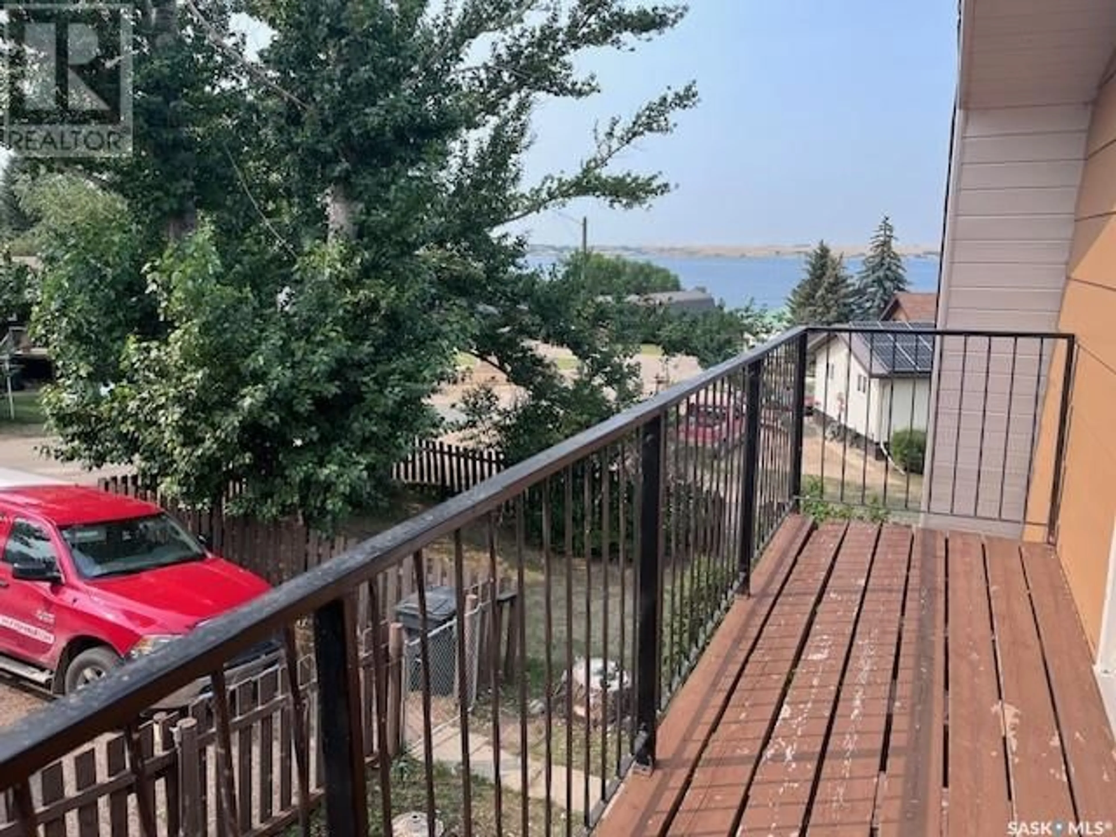 Balcony in the apartment, the street view for 45 Snedden CRESCENT, Palliser Regional Park Saskatchewan S0H3P0