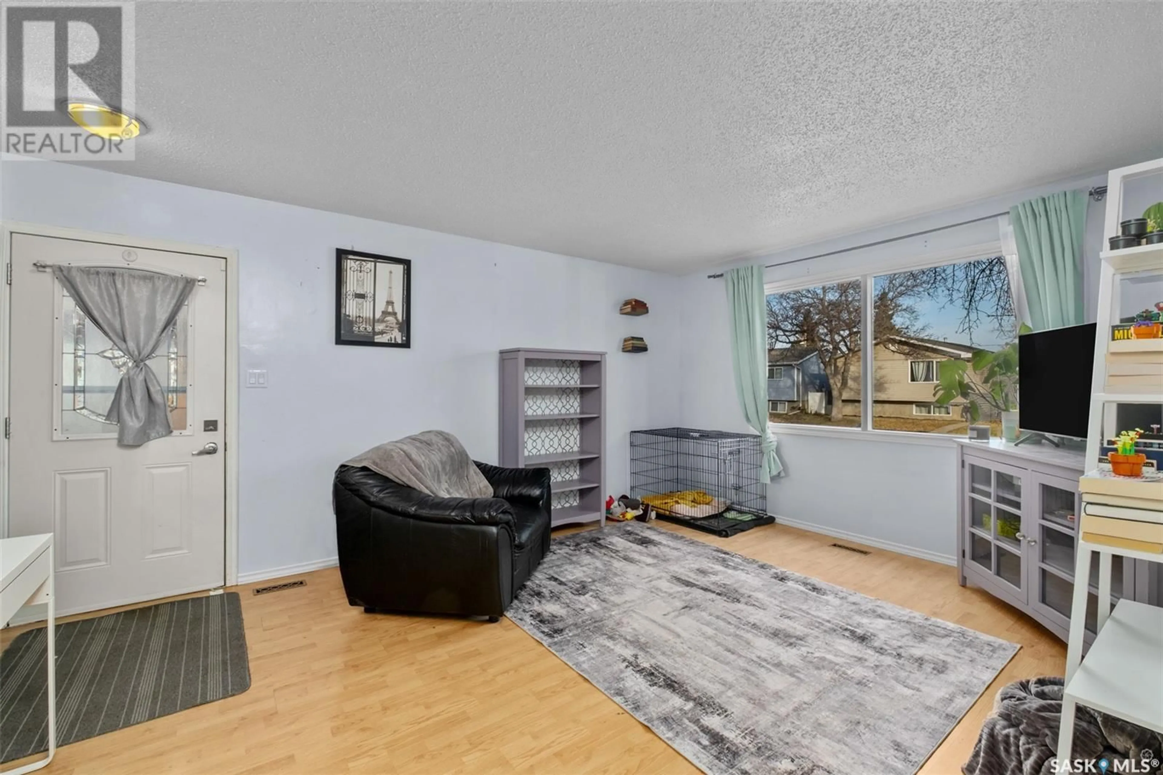 Living room, unknown floor for 29 Kemp CRESCENT, Prince Albert Saskatchewan S6V6G9