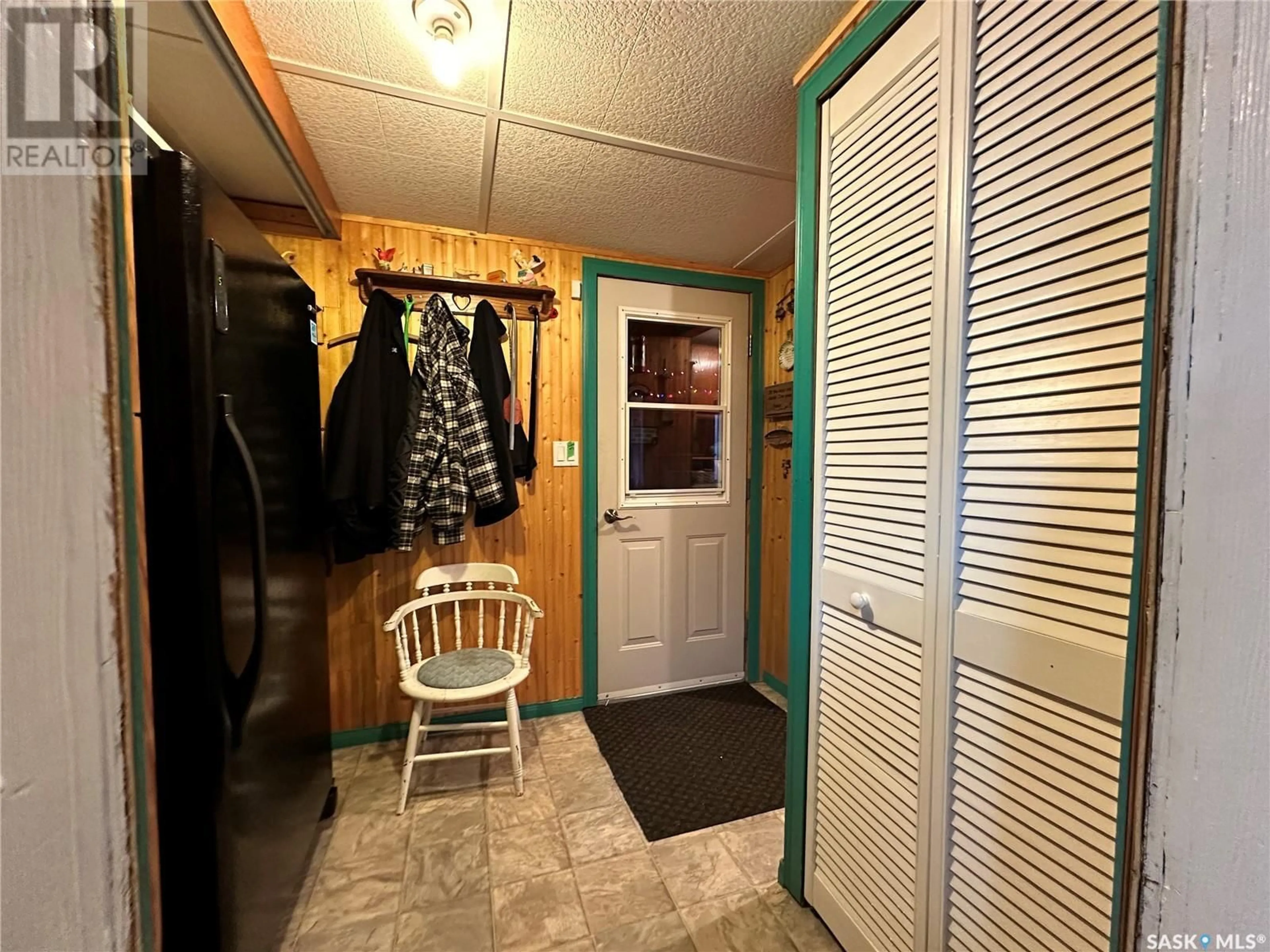 Indoor entryway, unknown floor for 295 1st AVENUE W, Englefeld Saskatchewan S0K1N0