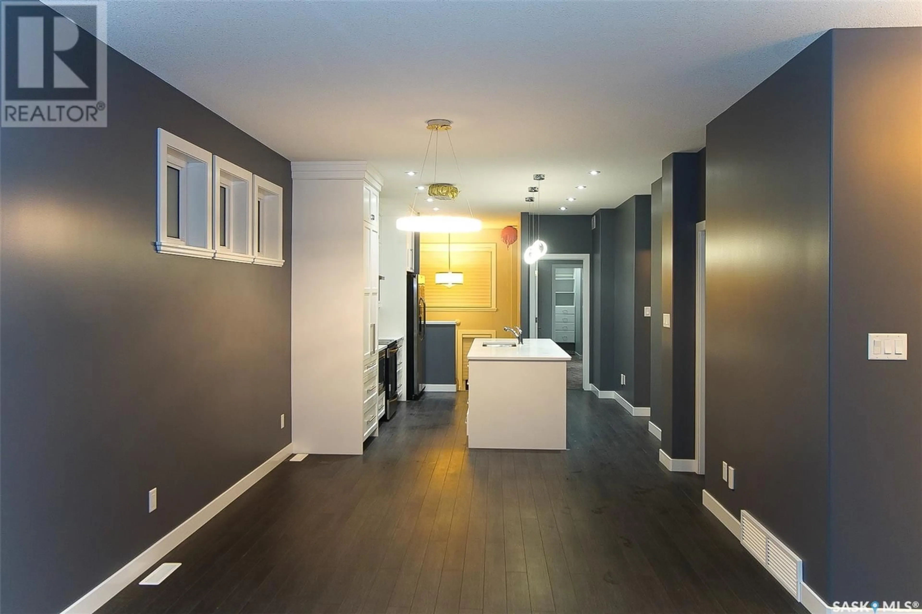 Indoor entryway, wood floors for 4777 James Hill ROAD, Regina Saskatchewan S4W0C6