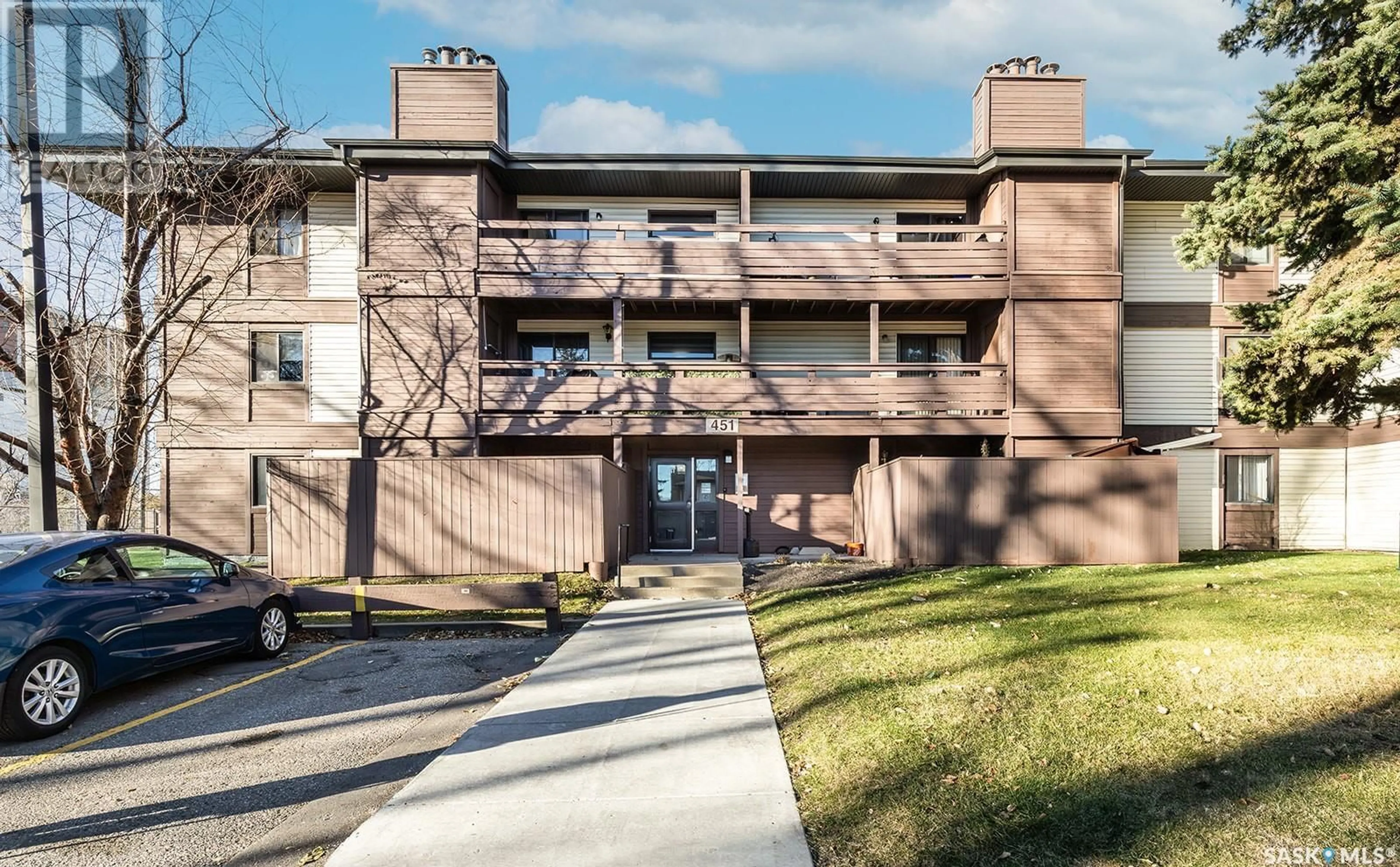 A pic from exterior of the house or condo, the front or back of building for 203 451 Pendygrasse ROAD, Saskatoon Saskatchewan S7M5H3