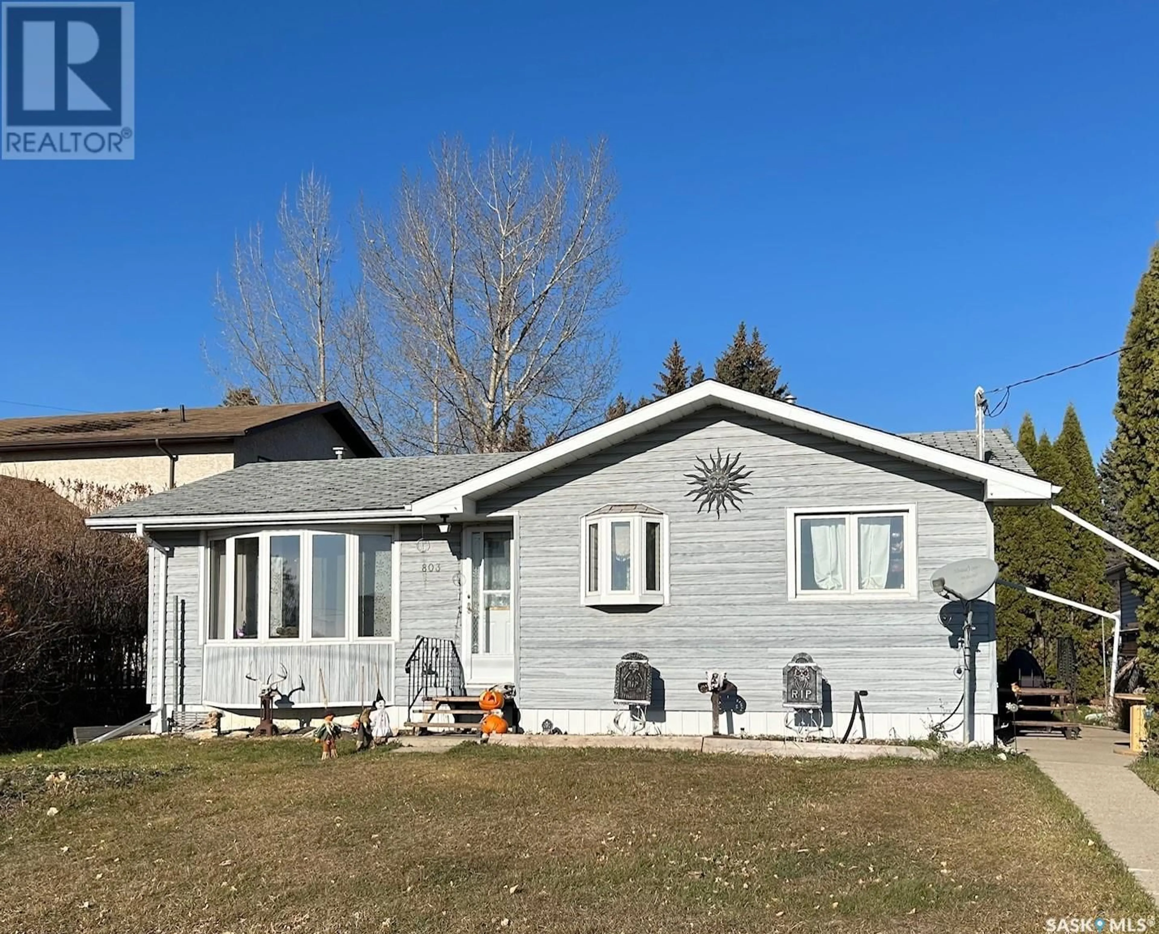 Frontside or backside of a home, cottage for 803 WOODWARD AVENUE, Indian Head Saskatchewan S0G2K0