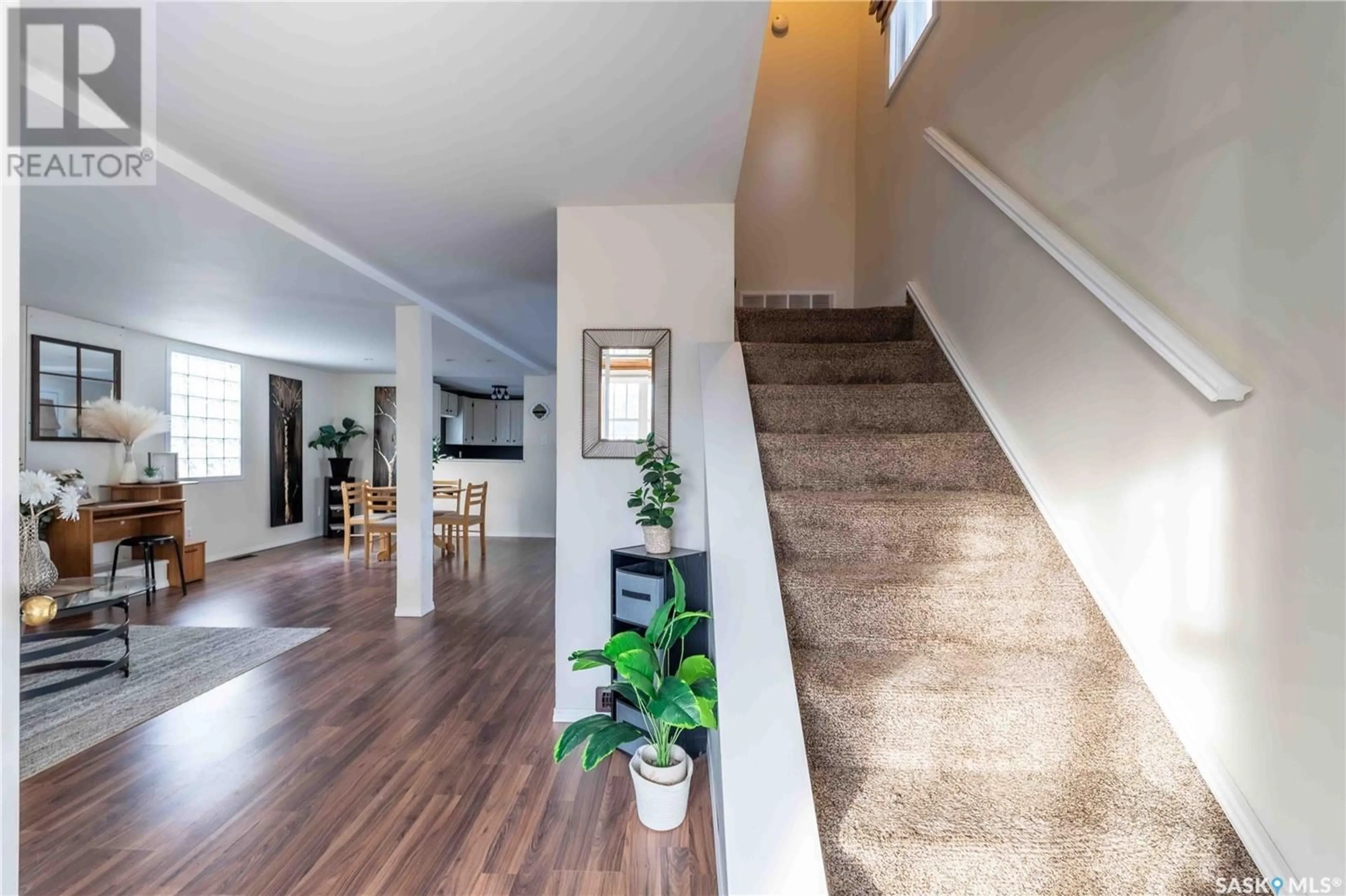 Indoor foyer, wood floors for 342 Iroquois STREET W, Moose Jaw Saskatchewan S6H5B2