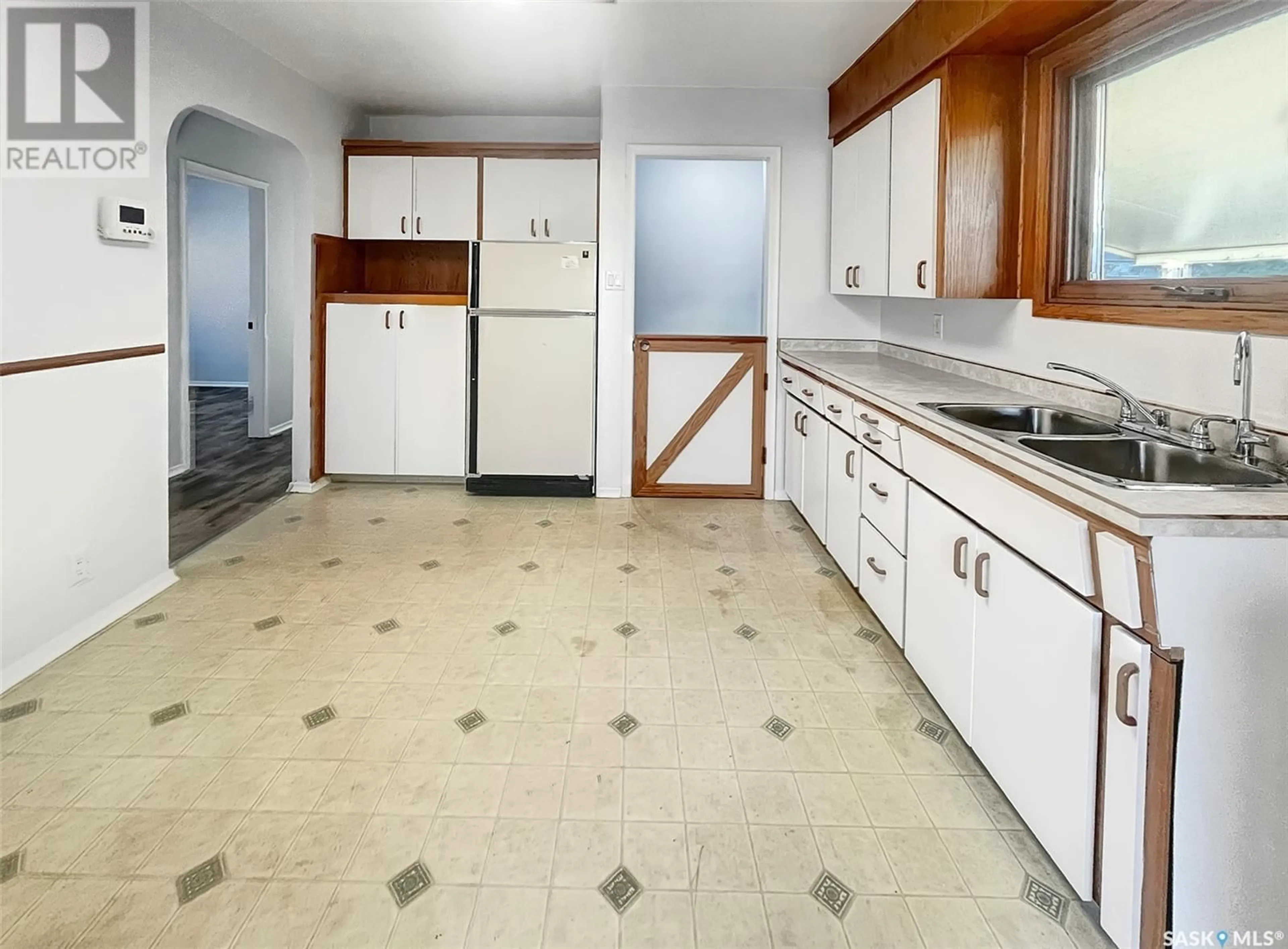 Kitchen, unknown floor, cottage for 416 2nd AVENUE SE, Swift Current Saskatchewan S9H3J6