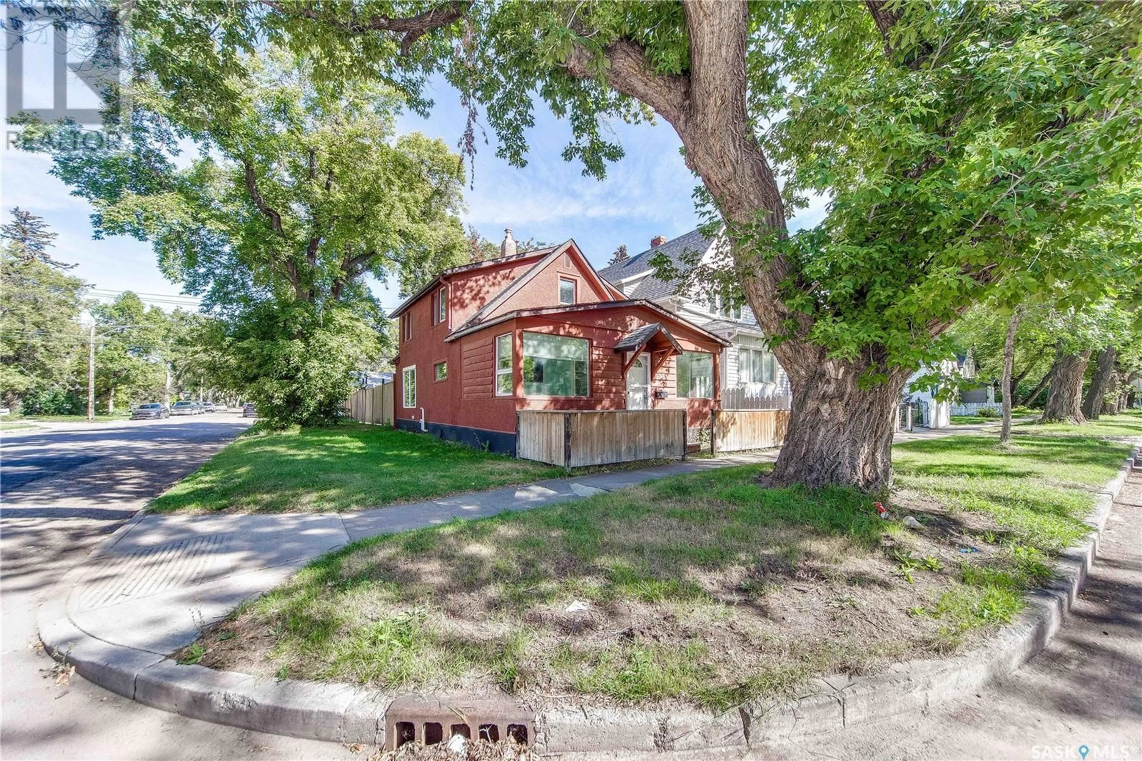 A pic from exterior of the house or condo, the street view for 622 31st STREET W, Saskatoon Saskatchewan S7L0R3