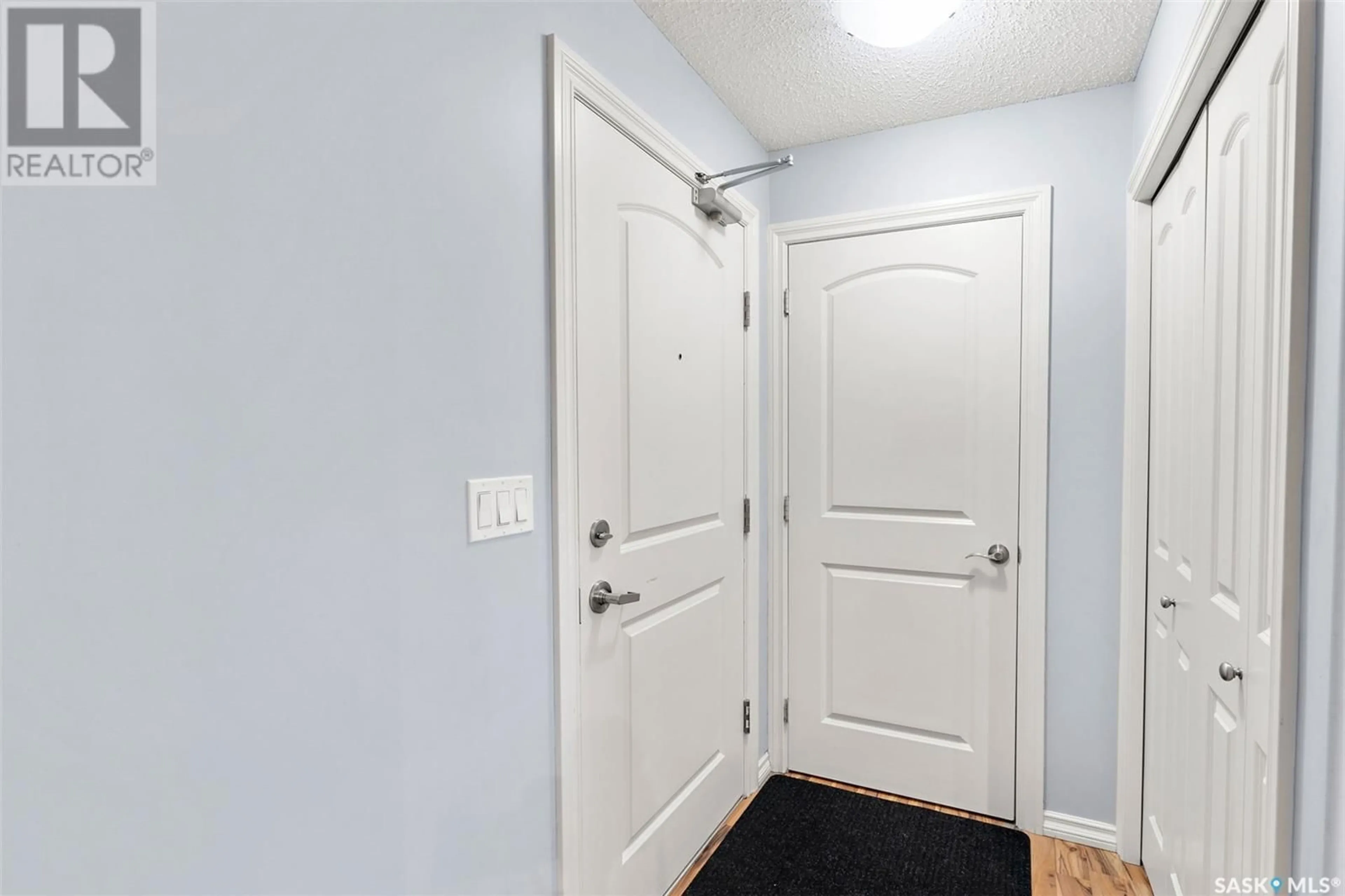 Indoor entryway, not visible floor for B210 103 Wellman CRESCENT, Saskatoon Saskatchewan S7T0C1