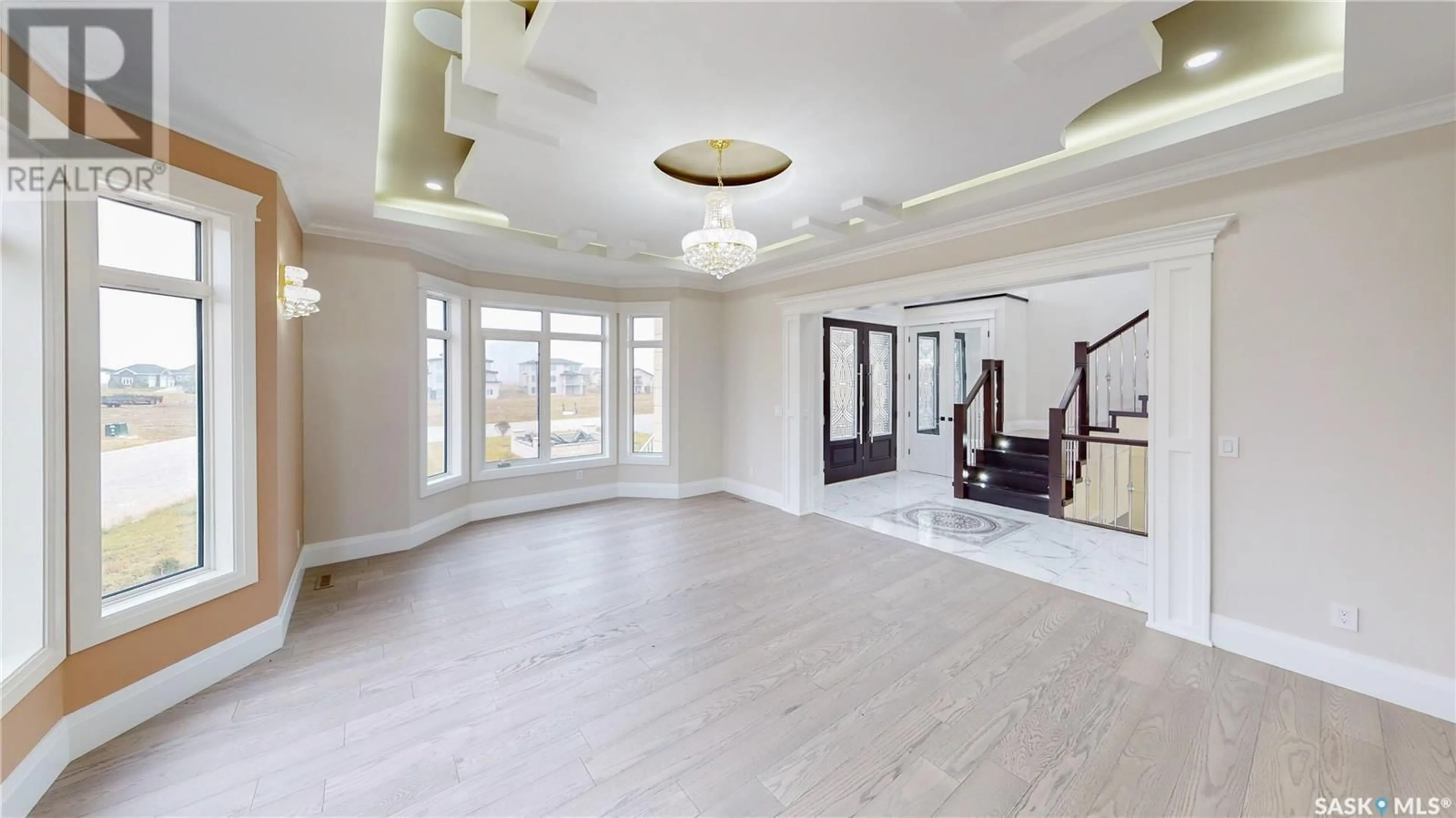 Indoor foyer, wood floors for 381 Spruce Creek CRESCENT, Edenwold Rm No. 158 Saskatchewan S0G3Z0