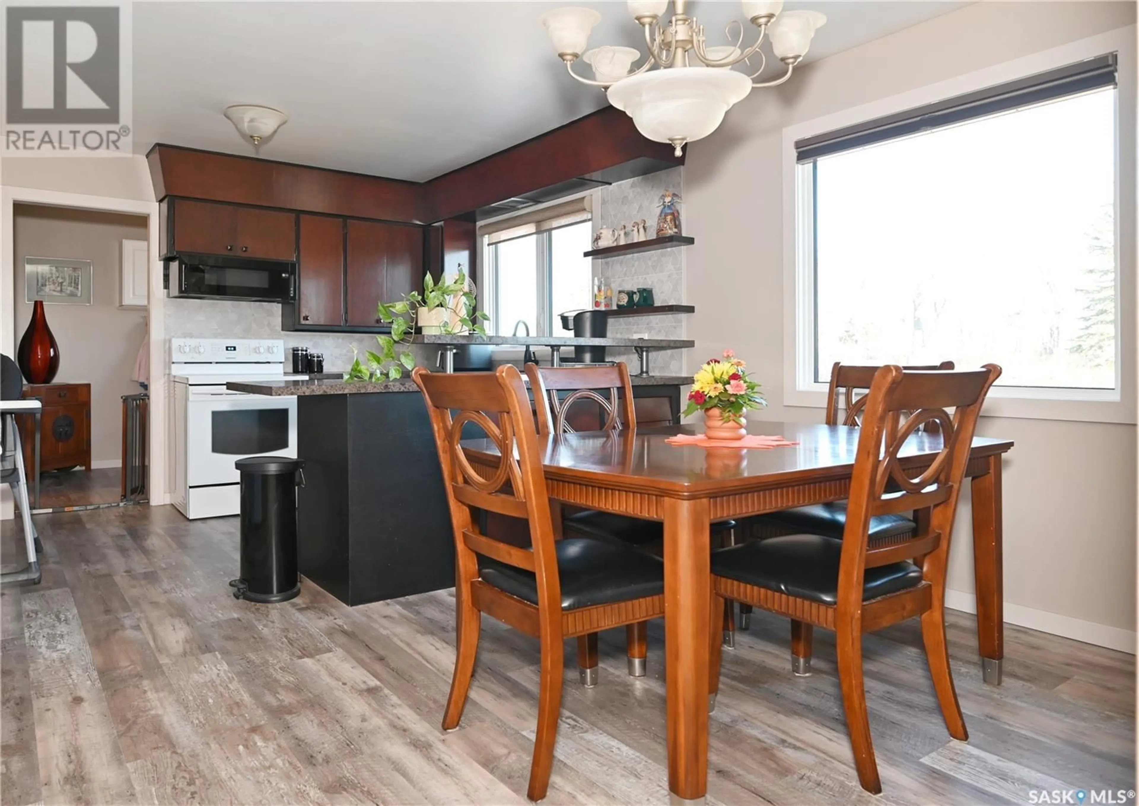 Open concept kitchen for 2303 Victory ROAD, Estevan Saskatchewan S4A1Y3