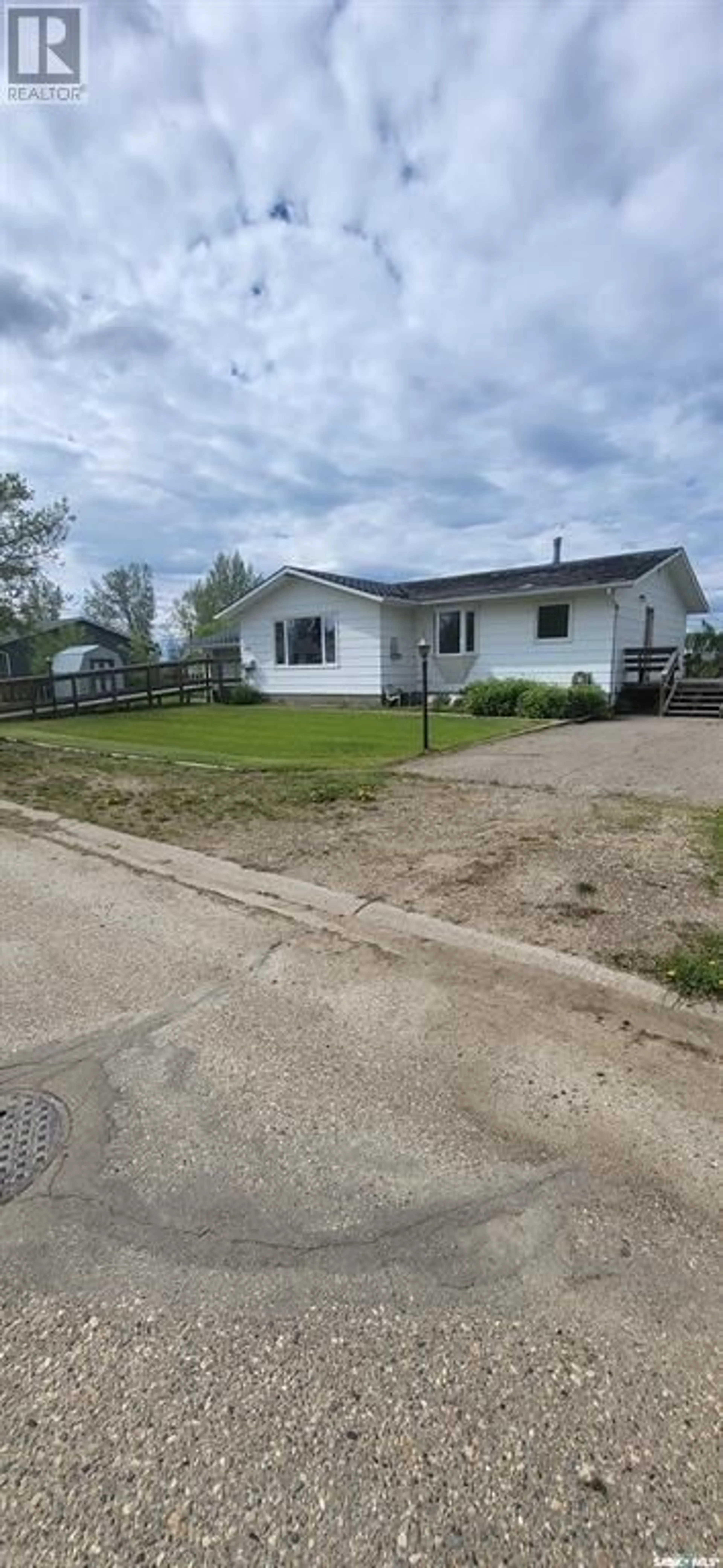 Frontside or backside of a home, cottage for 608 Boscurvis AVENUE, Oxbow Saskatchewan S0C2B0