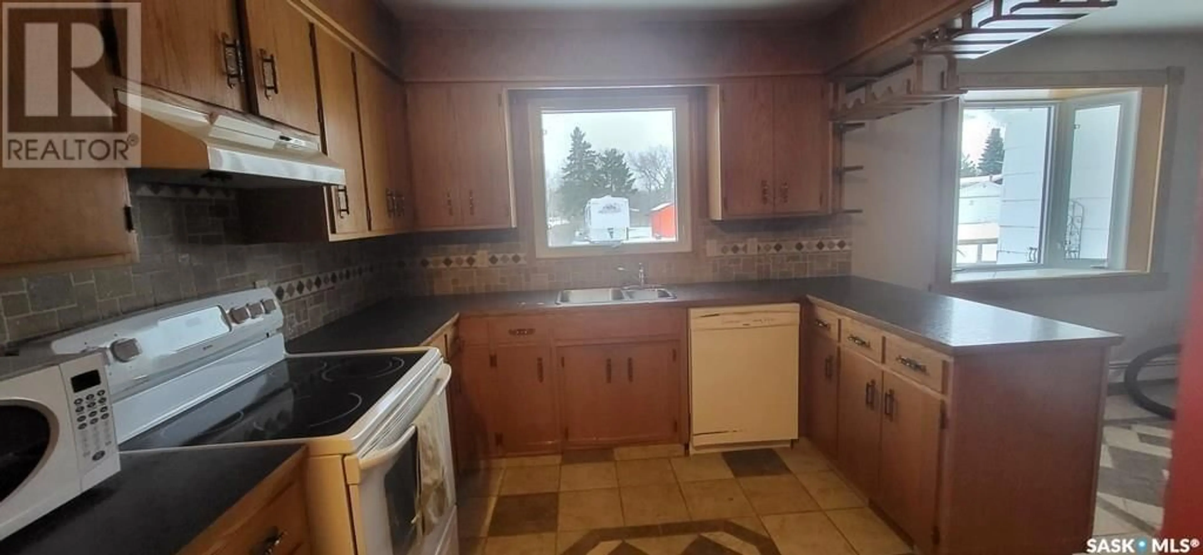 Kitchen, not visible floor, cottage for 608 Boscurvis AVENUE, Oxbow Saskatchewan S0C2B0