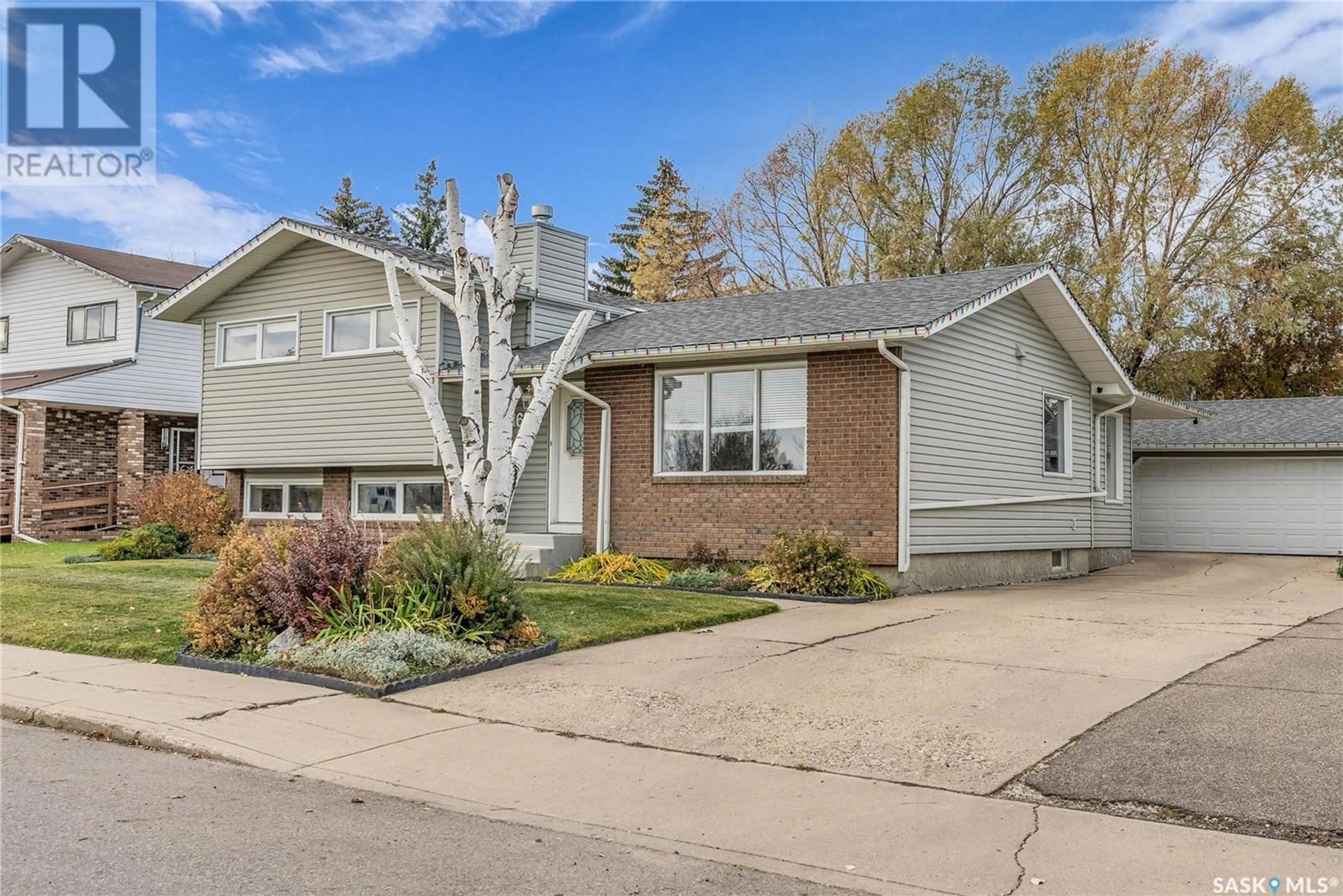 Frontside or backside of a home, cottage for 1626 Mckercher DRIVE, Saskatoon Saskatchewan S7H5E1