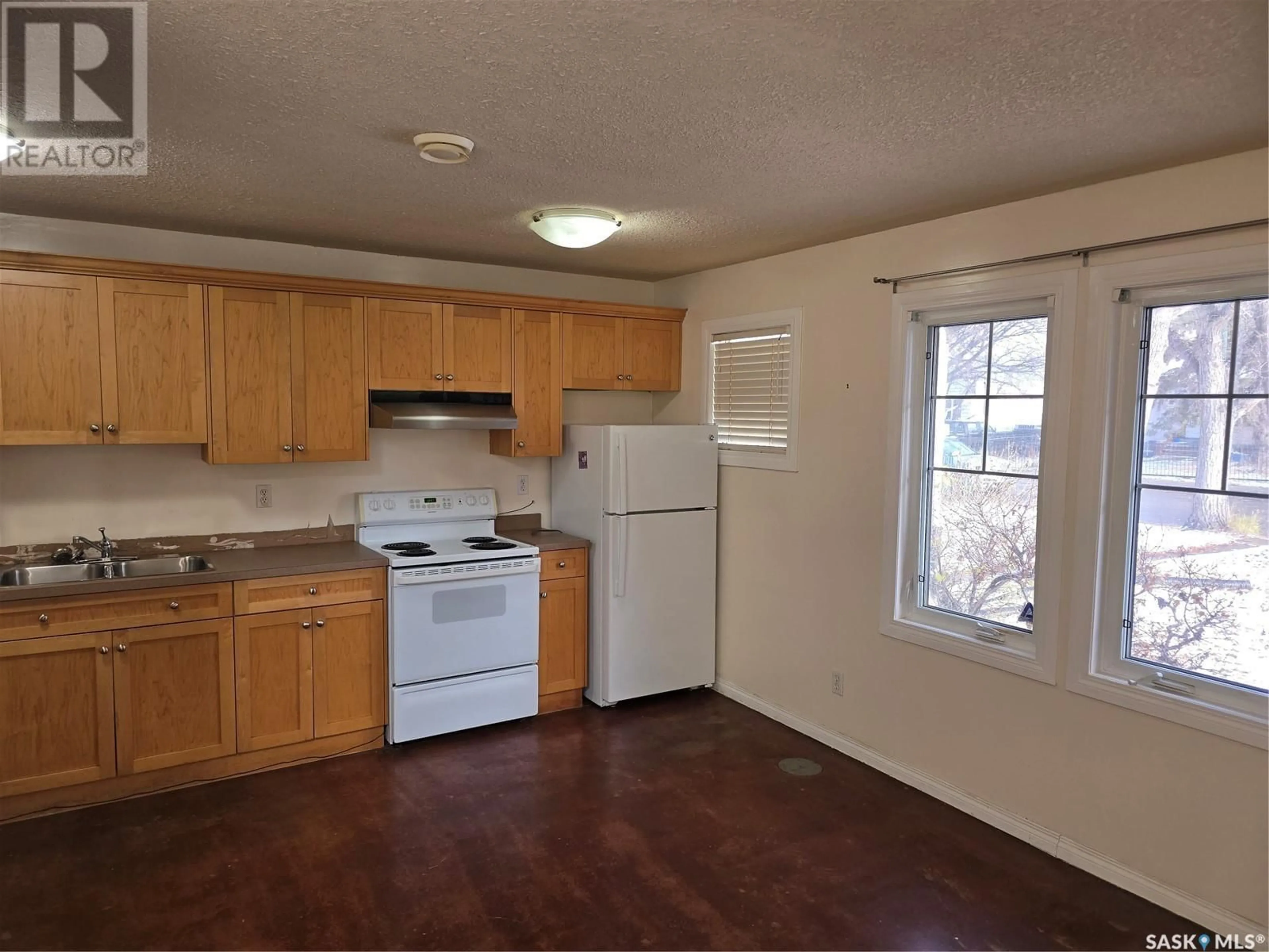 Standard kitchen, unknown floor, cottage for 924 Montague STREET, Regina Saskatchewan S4T3H3