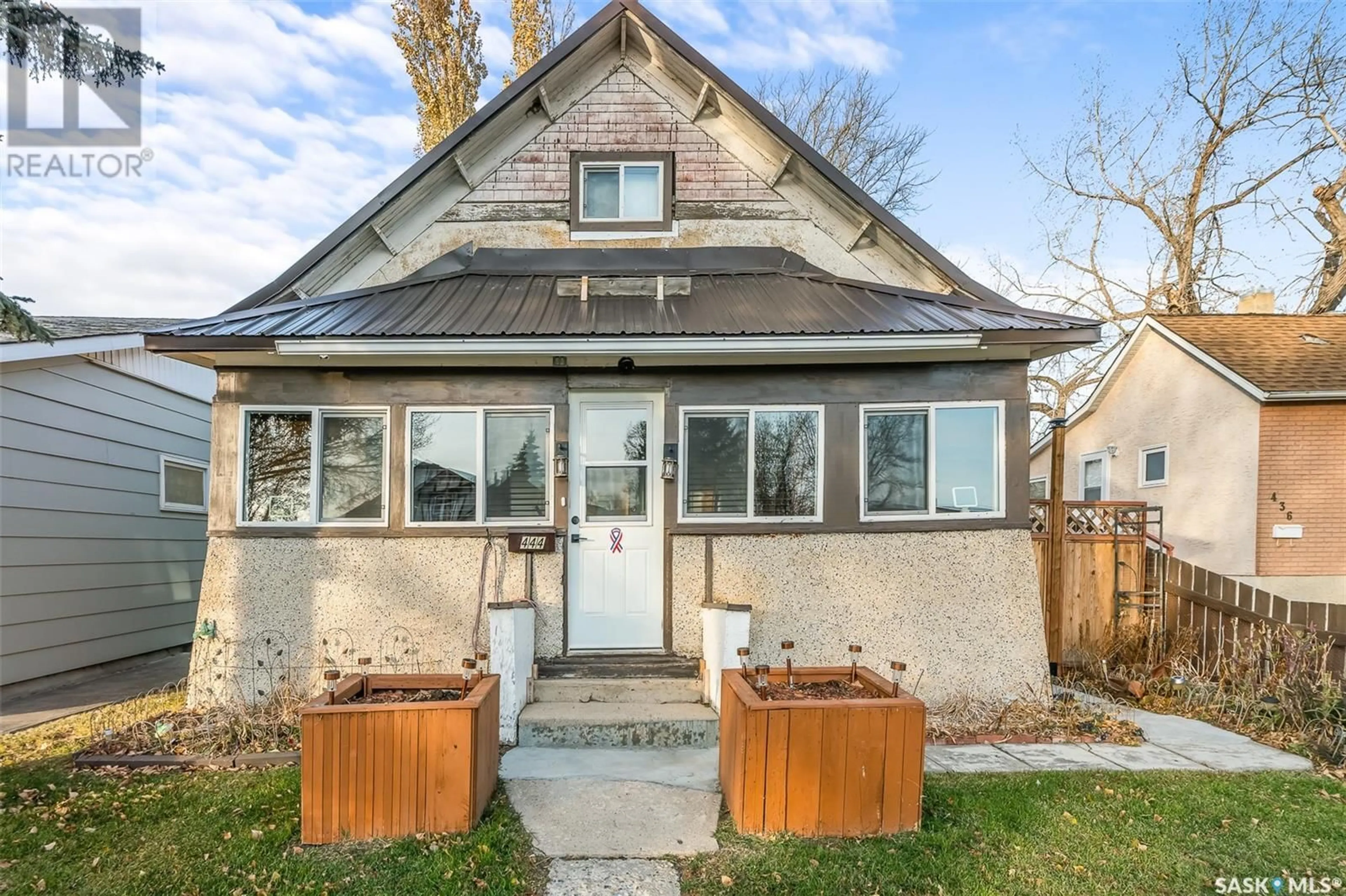 Frontside or backside of a home, cottage for 444 Grandview STREET W, Moose Jaw Saskatchewan S6H5L1