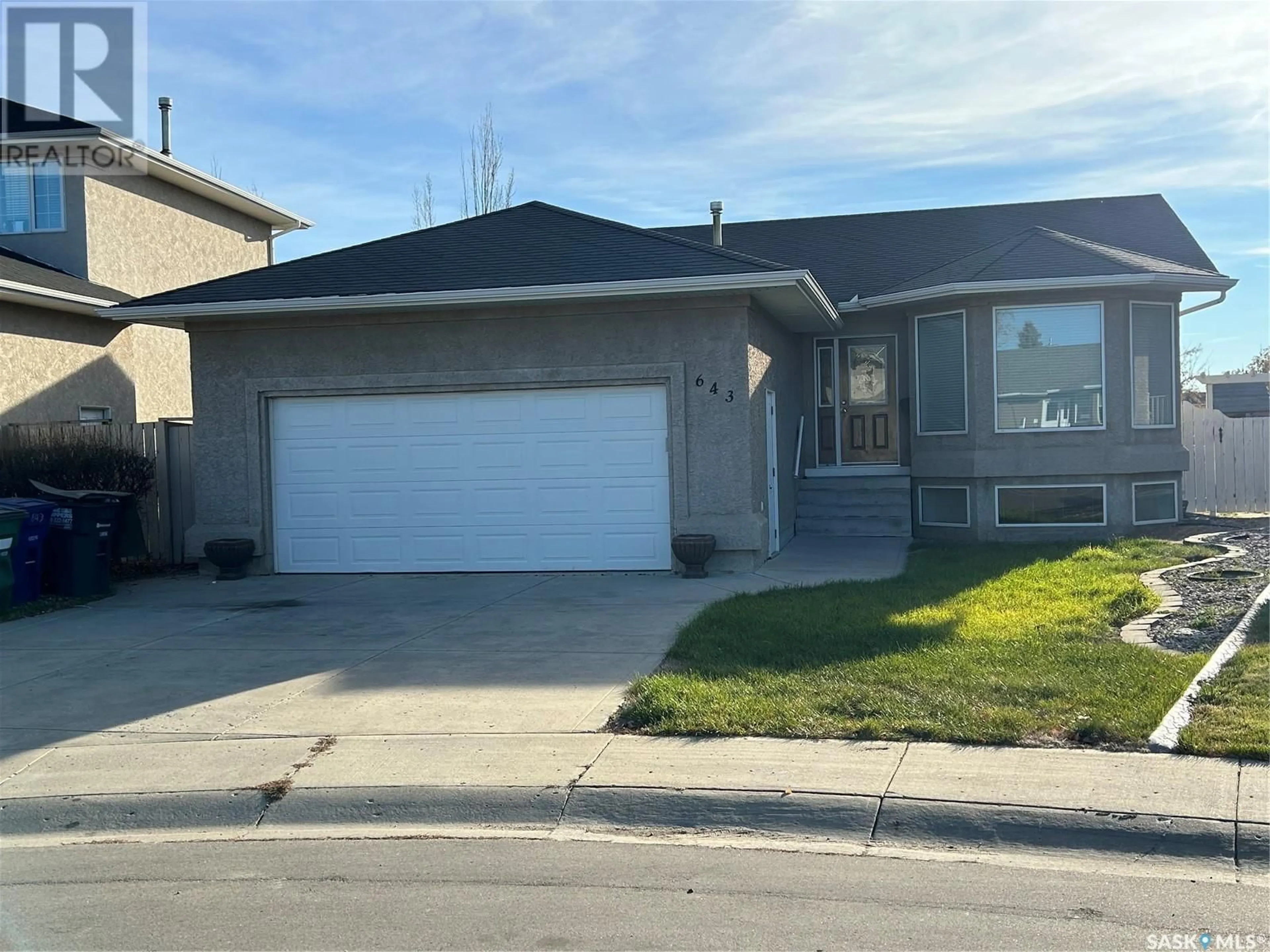 Frontside or backside of a home, the street view for 643 Briarvale TERRACE, Saskatoon Saskatchewan S7K1N3