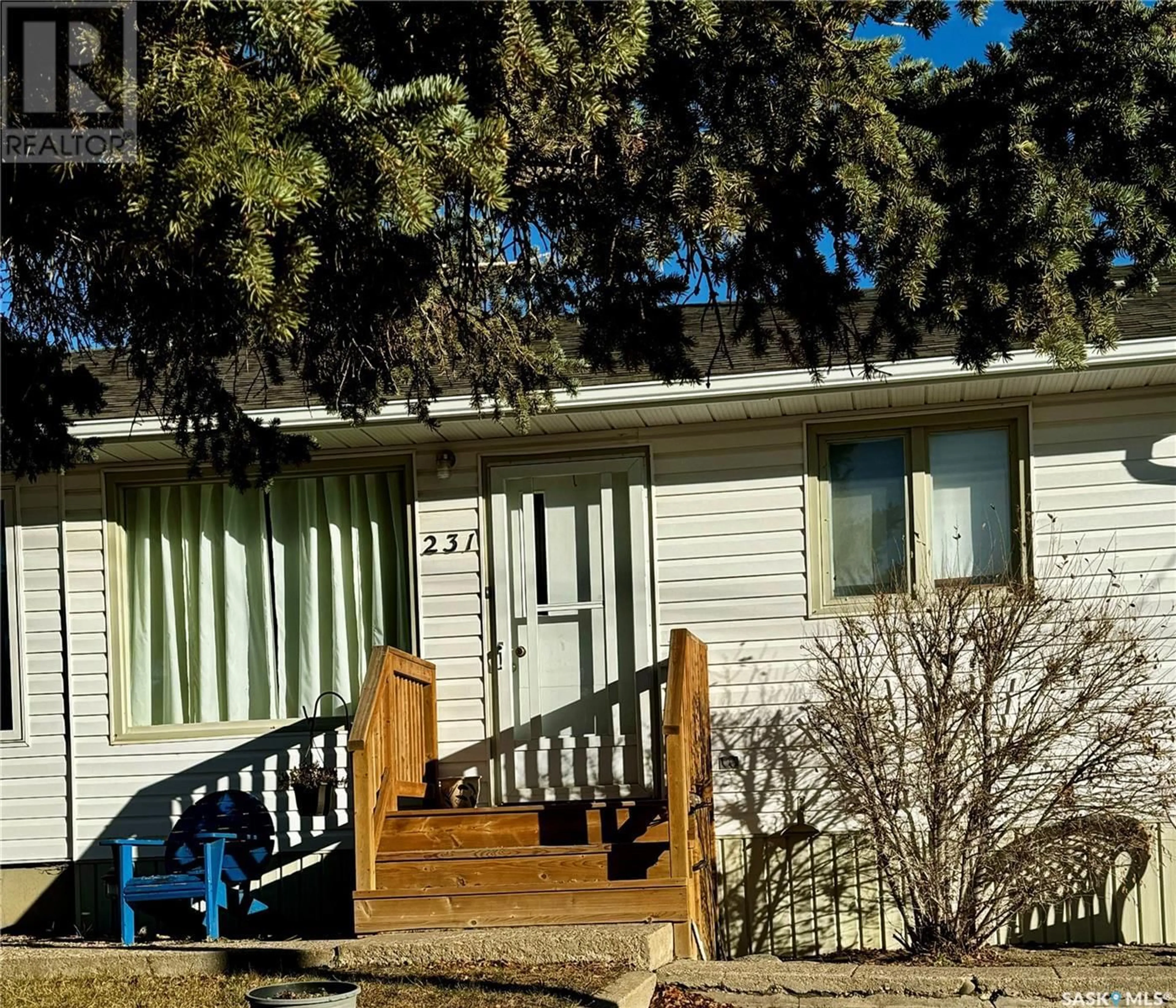 A pic from exterior of the house or condo, cottage for 231 18th AVENUE NE, Swift Current Saskatchewan S9H2Y2