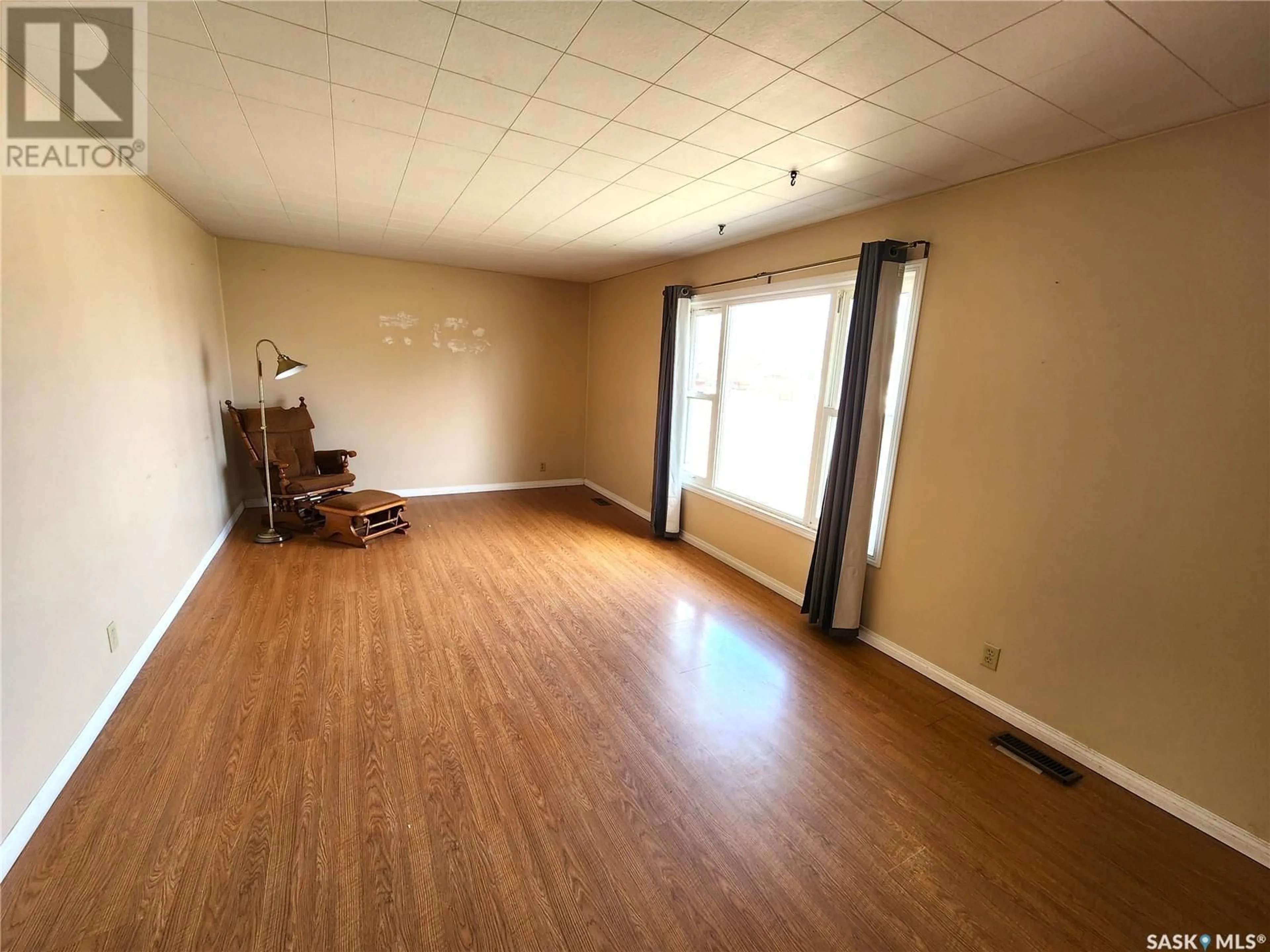 A pic of a room, unknown floor for 209 3rd AVENUE E, Lampman Saskatchewan S0C1N0