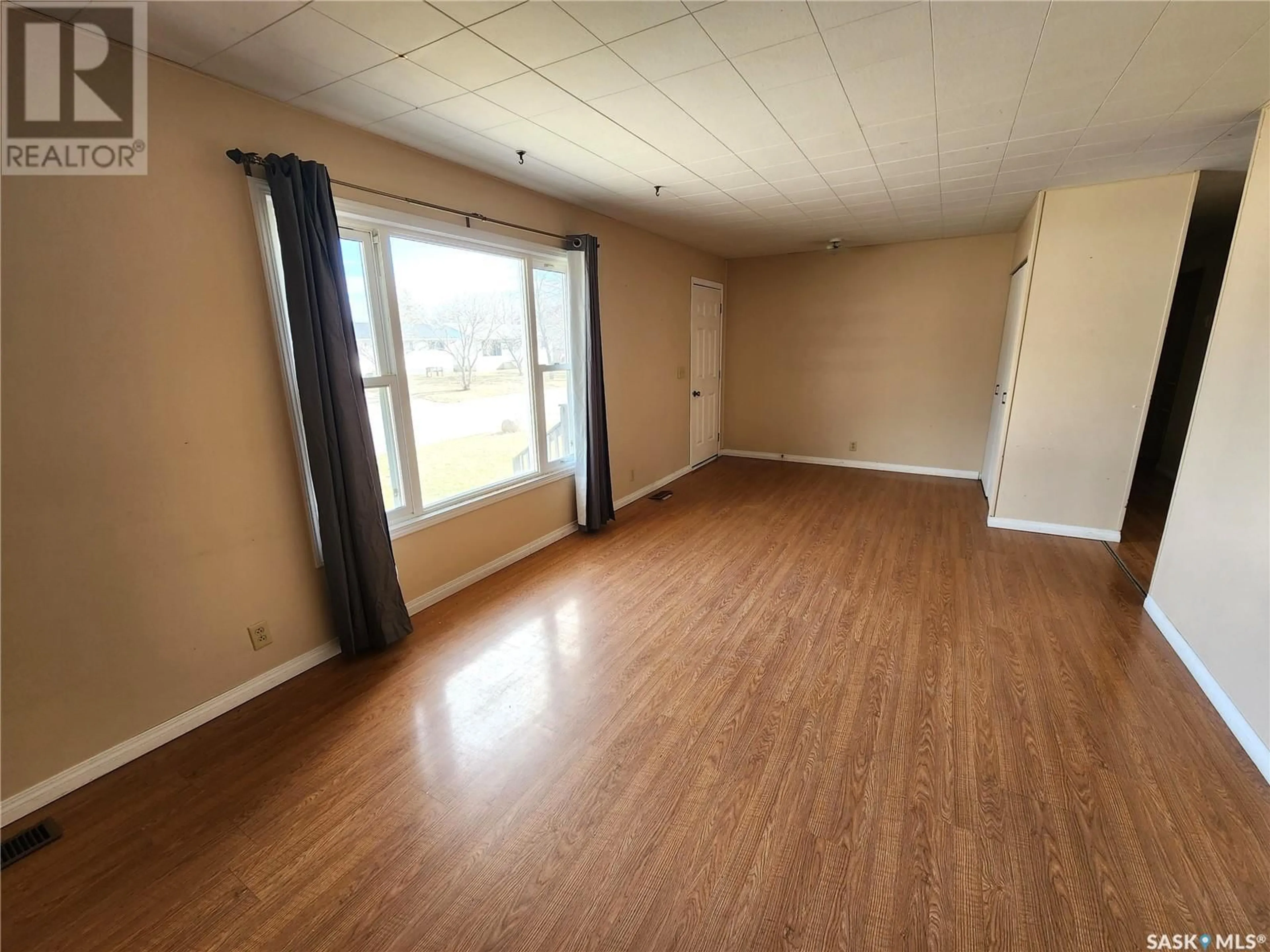 A pic of a room, unknown floor for 209 3rd AVENUE E, Lampman Saskatchewan S0C1N0