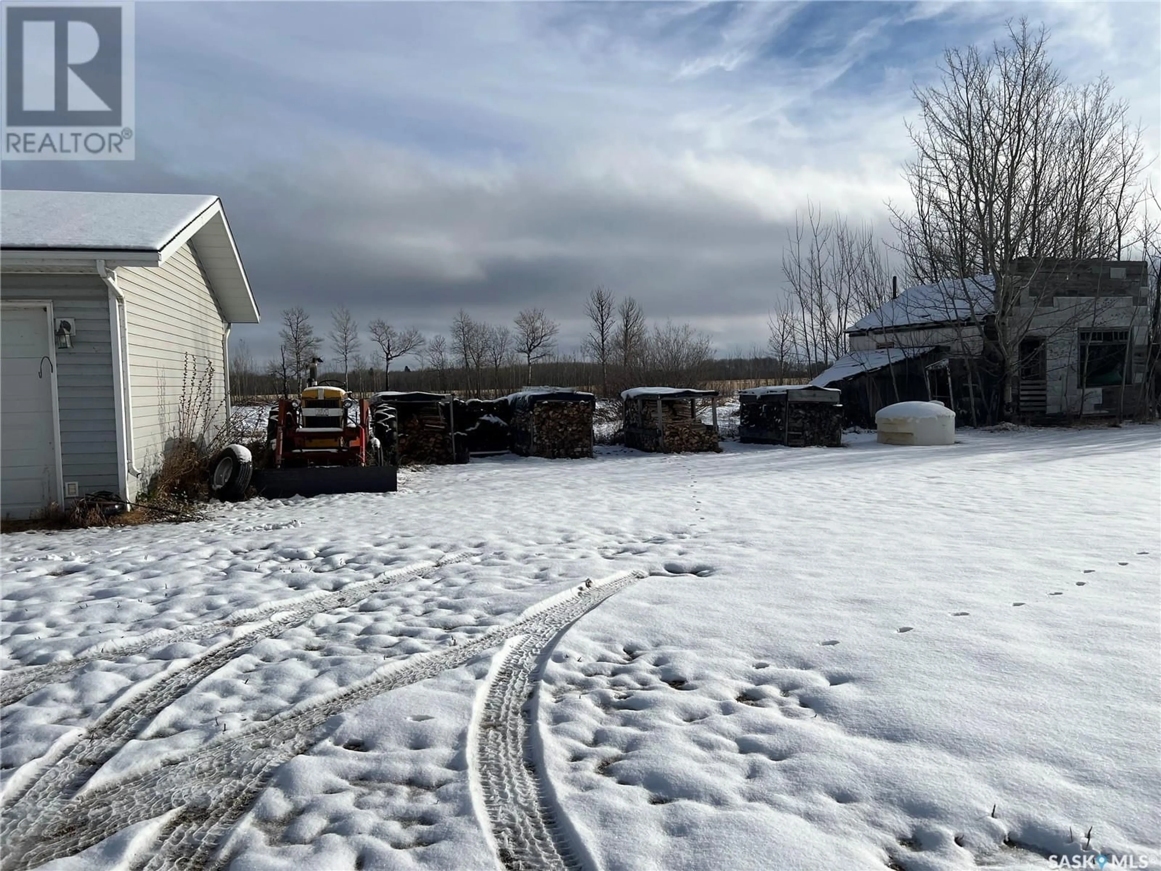 Frontside or backside of a home, the street view for Ottenbreit Acreage, Porcupine Rm No. 395 Saskatchewan S0E1H0