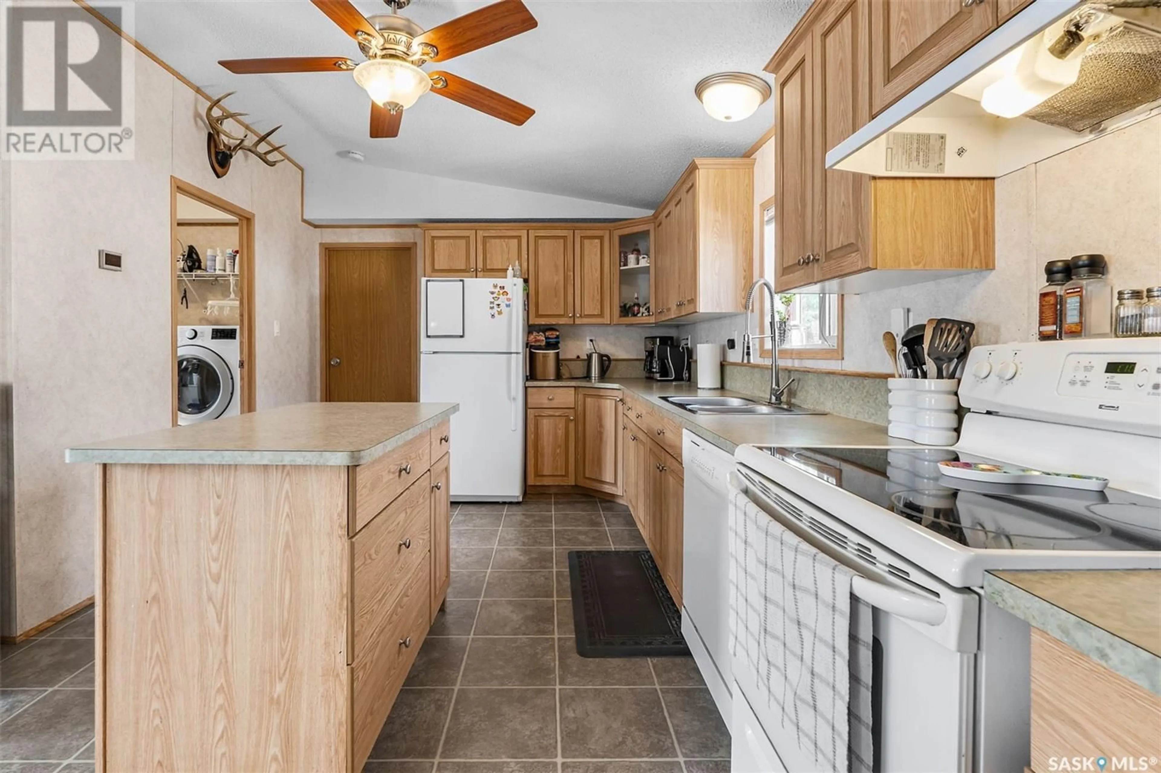 Standard kitchen, wood floors, cottage for 50 Mulberry ROAD, Sunset Estates Saskatchewan S7B0A4