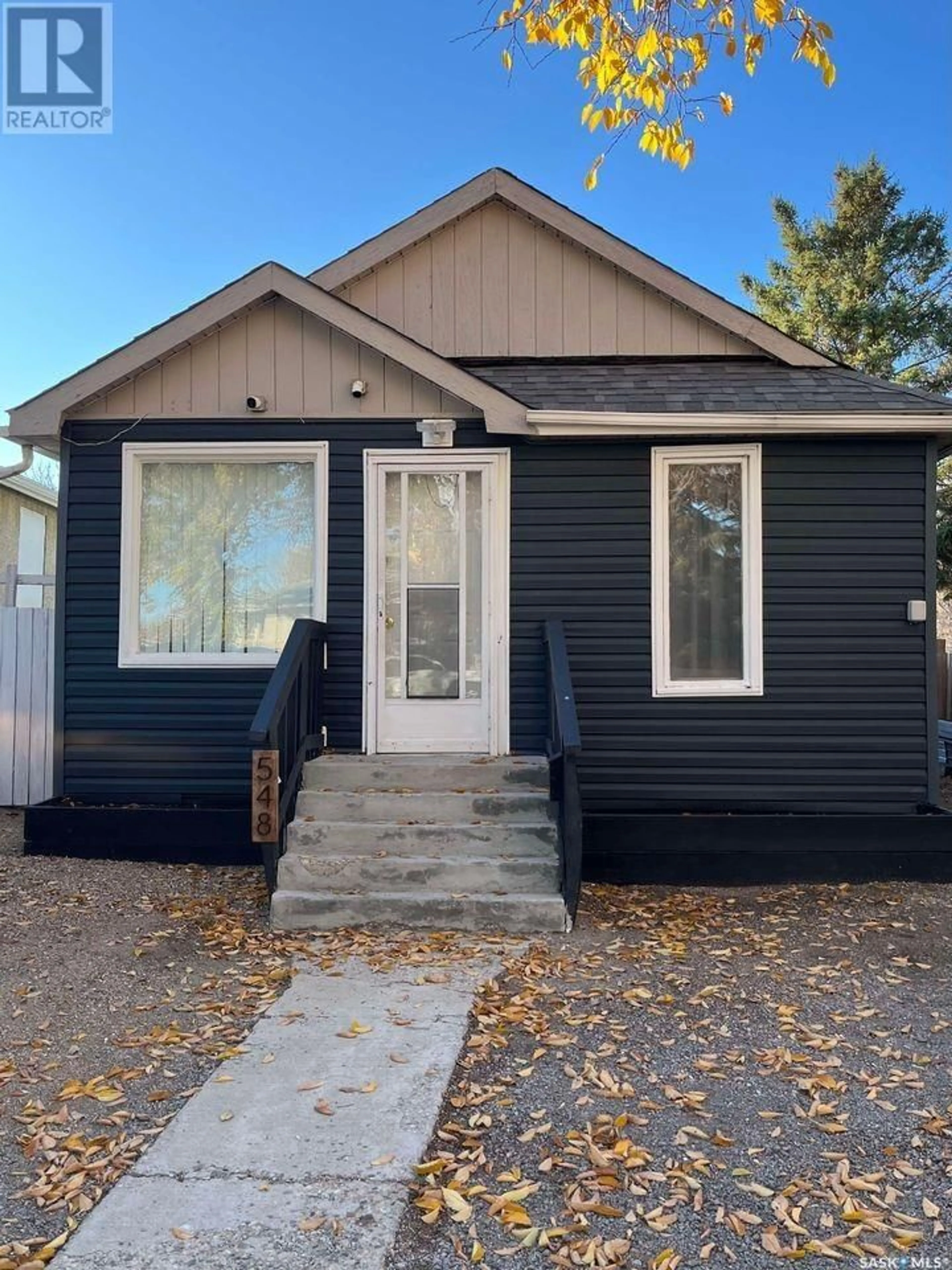 Home with vinyl exterior material for 548 King STREET, Regina Saskatchewan S4R4H6