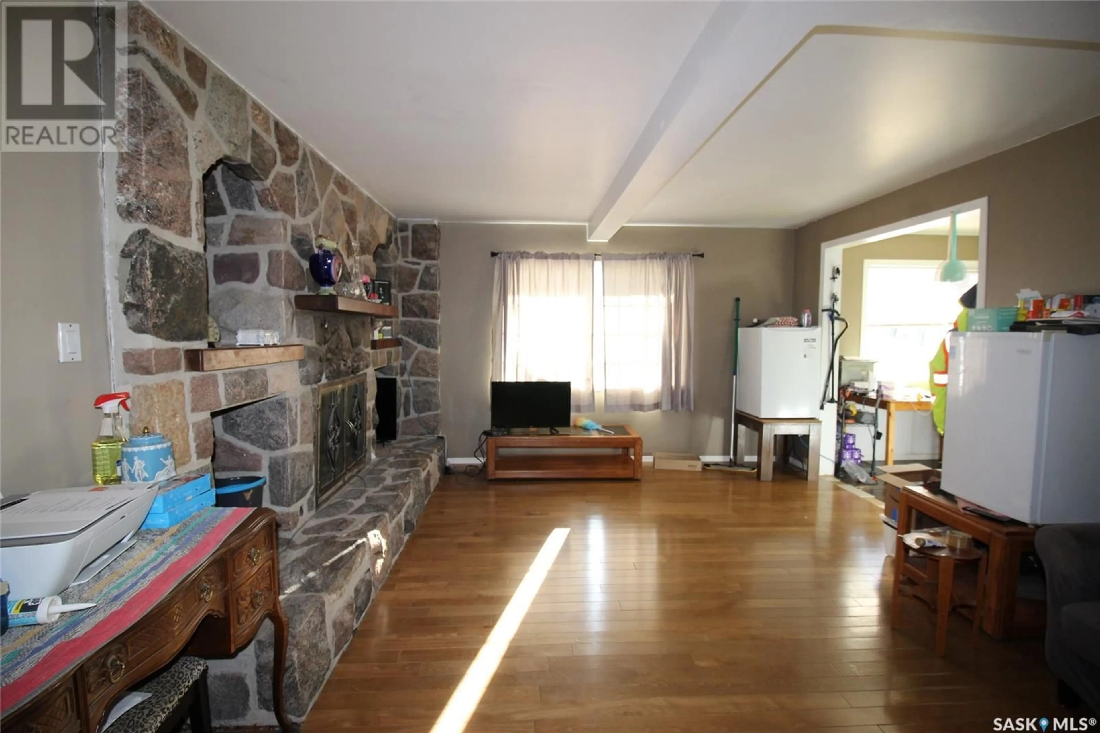 Living room, wood floors for 308 2nd AVENUE W, Frontier Saskatchewan S0N0W0