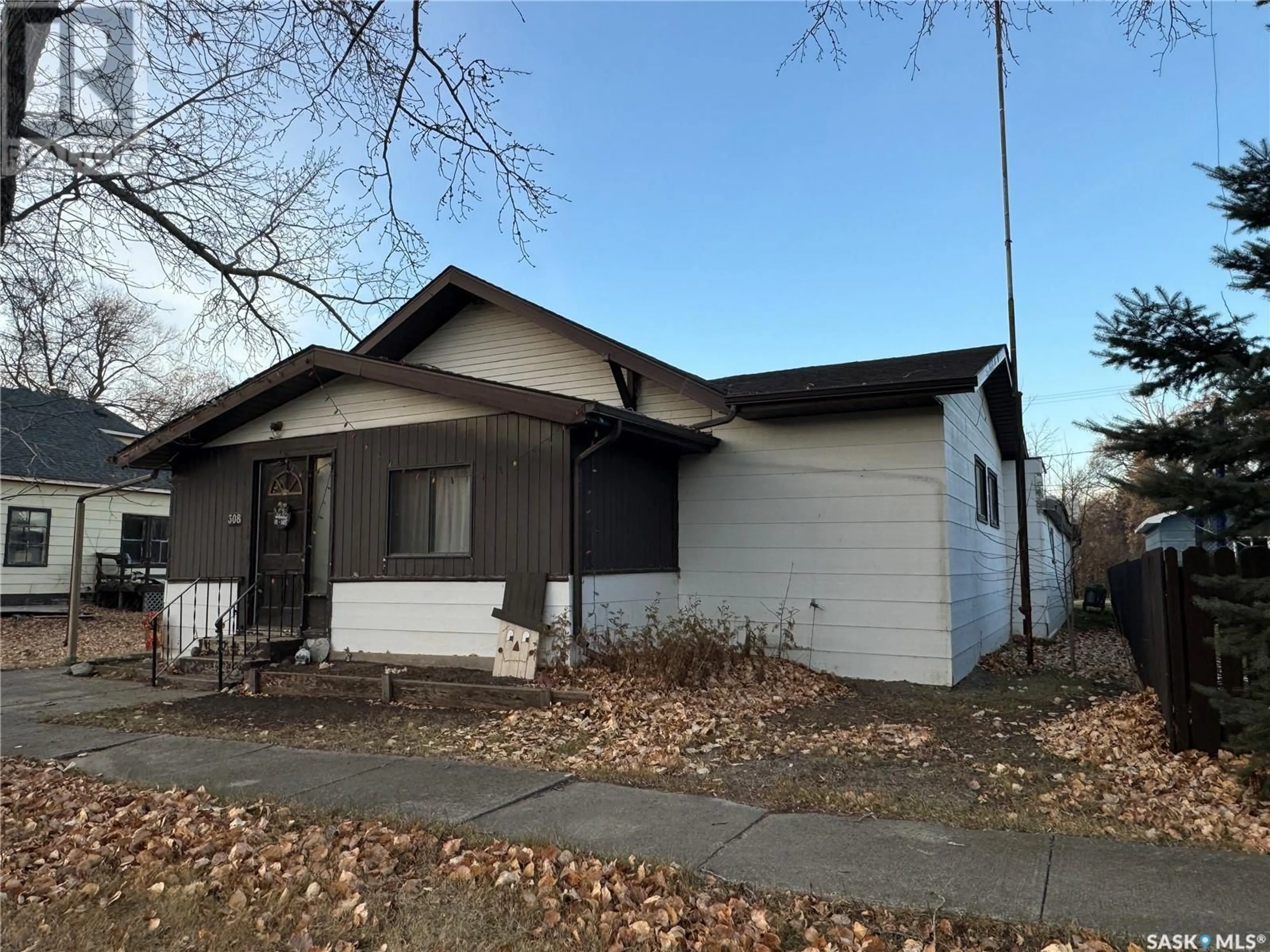 Frontside or backside of a home, the front or back of building for 308 King STREET, Imperial Saskatchewan S0G2J0