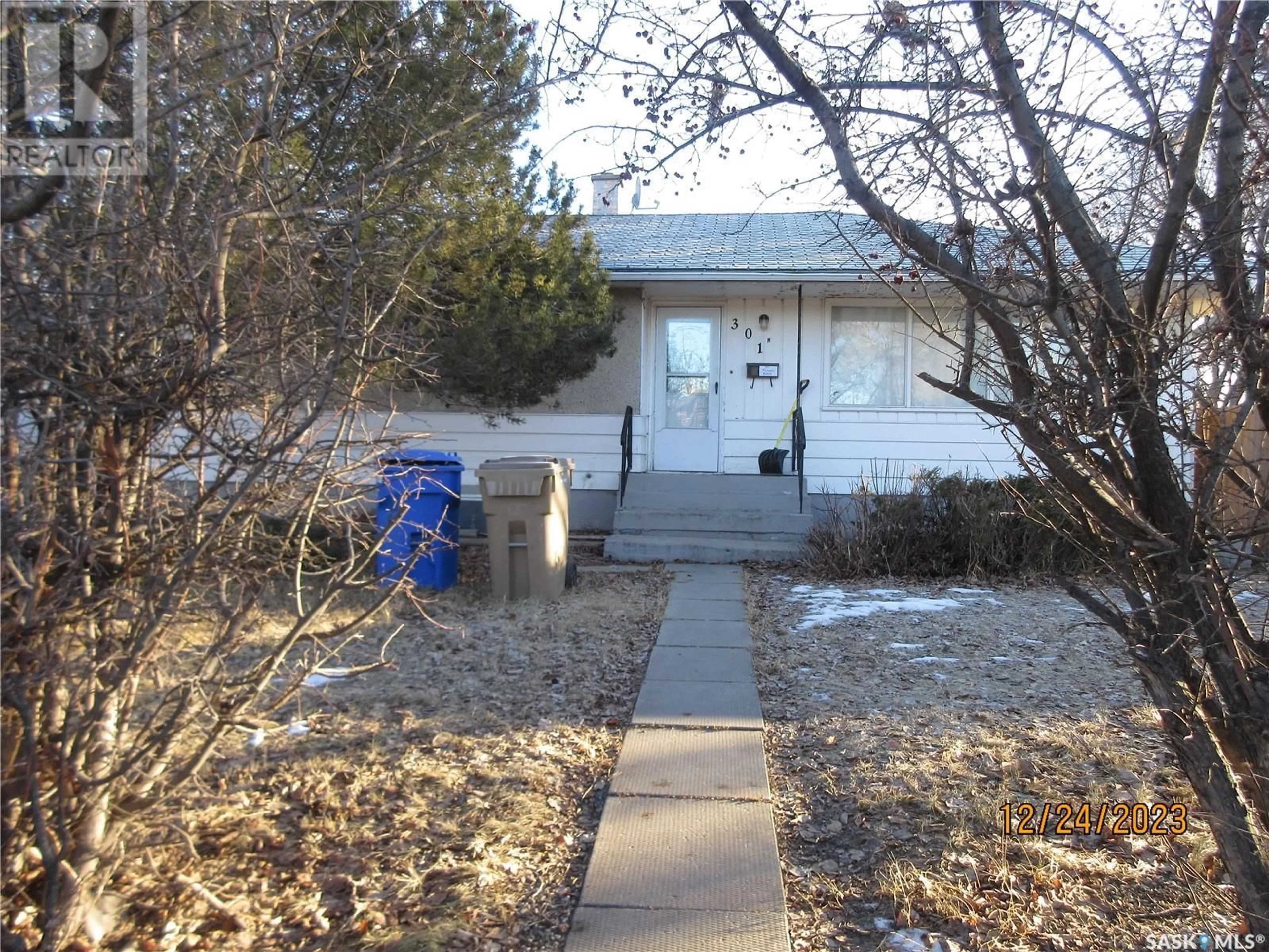 Frontside or backside of a home, the street view for 301 HALIFAX STREET N, Regina Saskatchewan S4R2W9