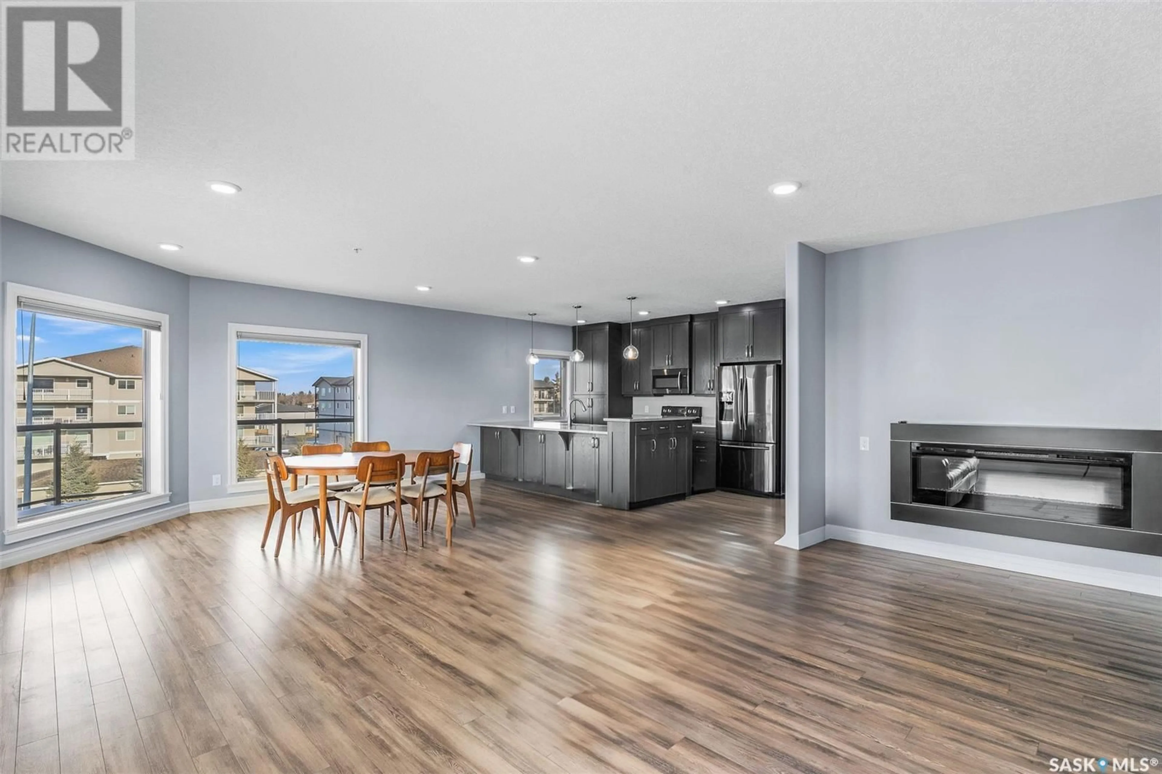 Open concept kitchen for 202 2800 Lakeview DRIVE, Prince Albert Saskatchewan S6W0A4