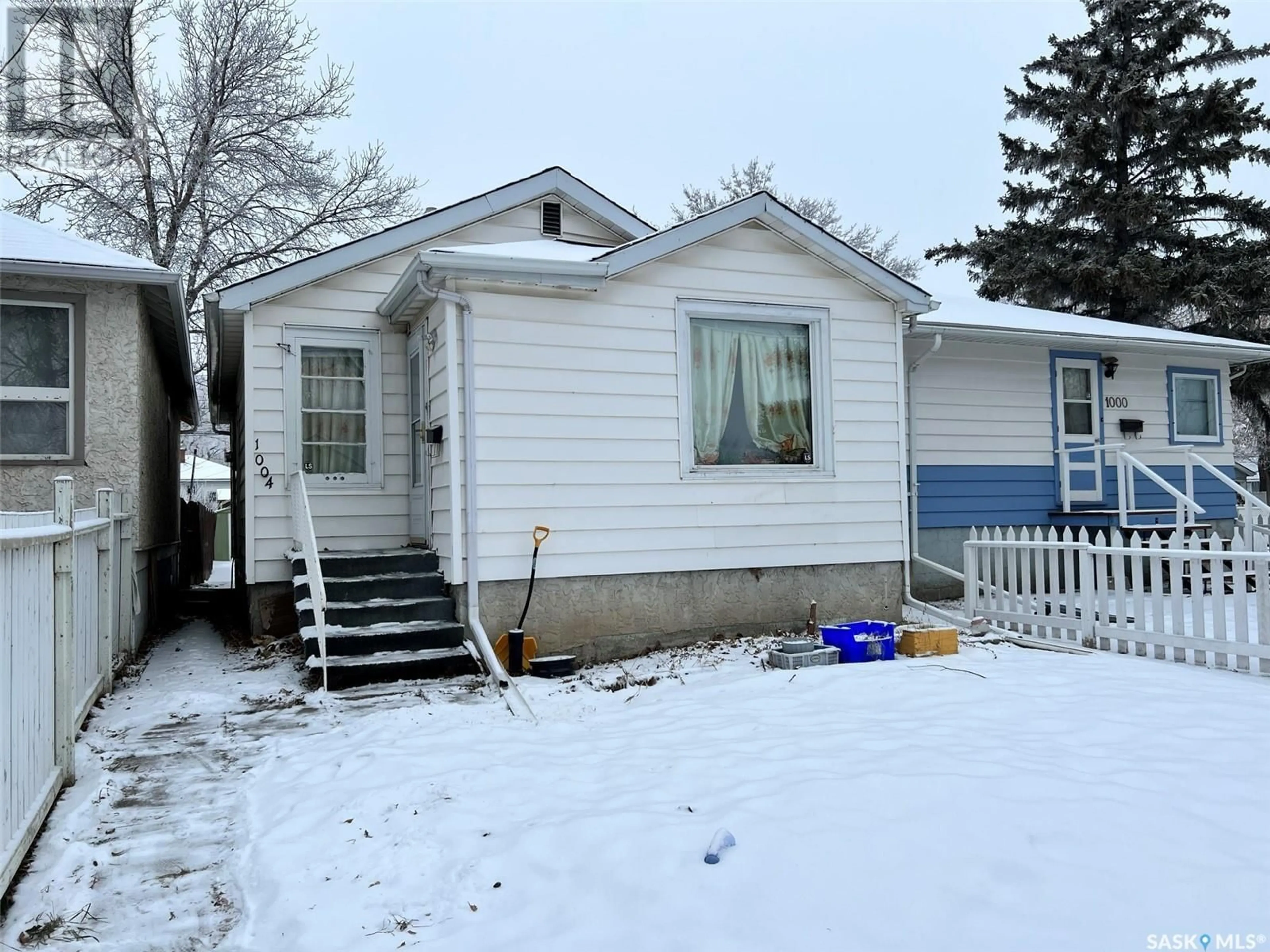 Frontside or backside of a home, cottage for 1004 Argyle STREET, Regina Saskatchewan S4T3R4