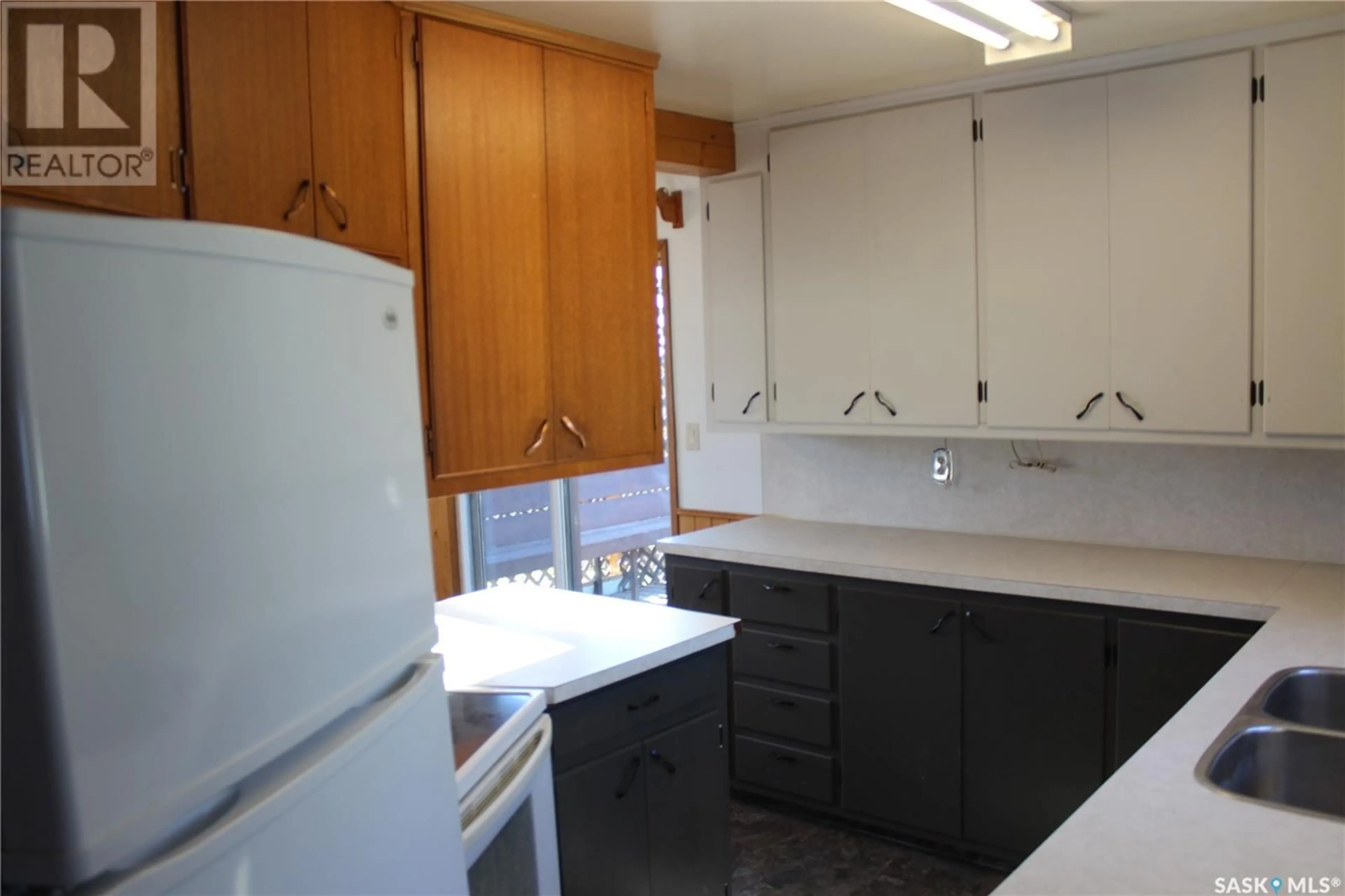 Standard kitchen, unknown floor, cottage for 601 First A STREET, Estevan Saskatchewan S4A0C5