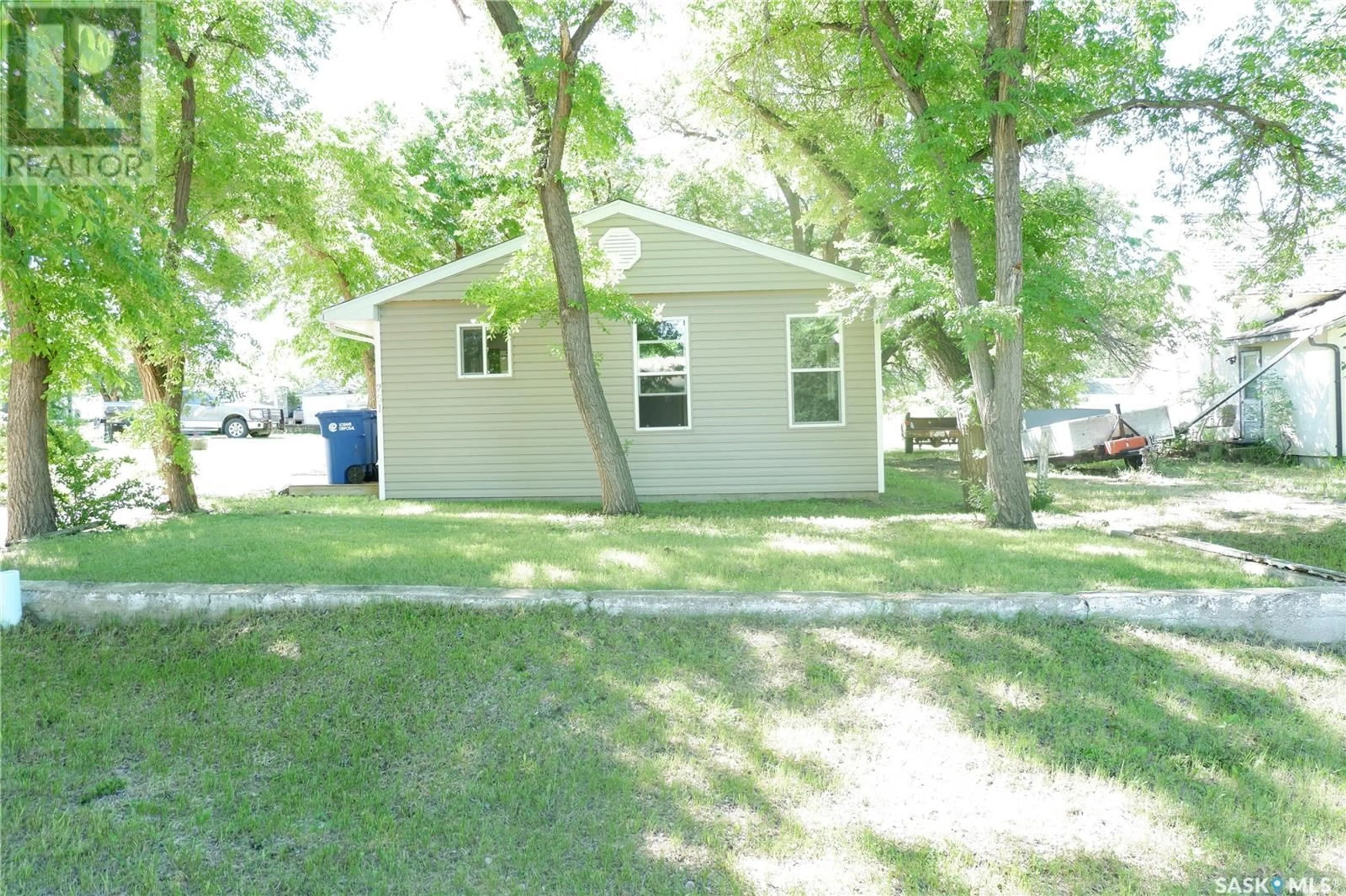 A pic from exterior of the house or condo, cottage for 251 2nd AVENUE W, Bengough Saskatchewan S0C0K0