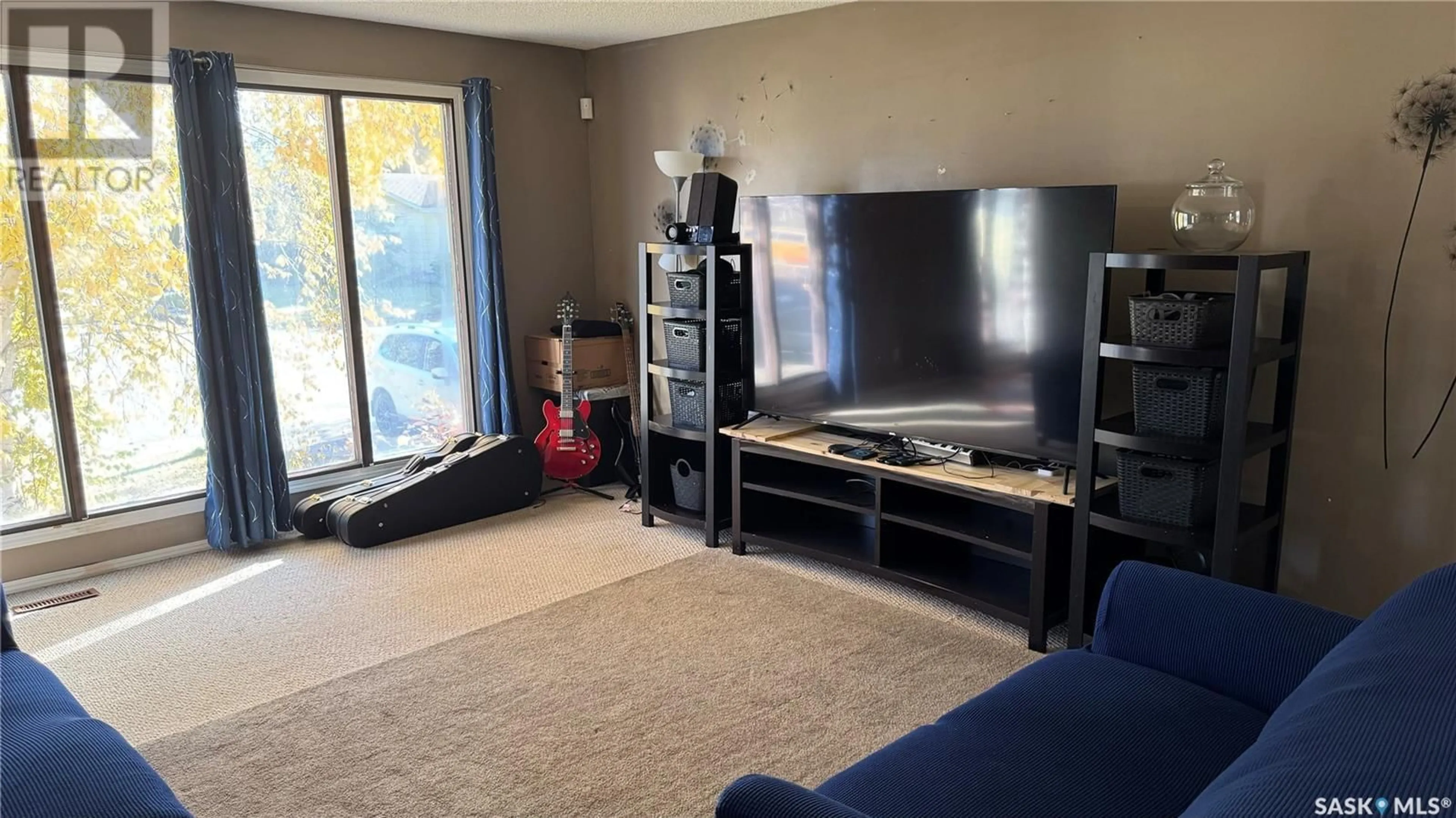 A pic of a room, not visible floor for 249 Macdowall CRESCENT, Prince Albert Saskatchewan S6V6N5