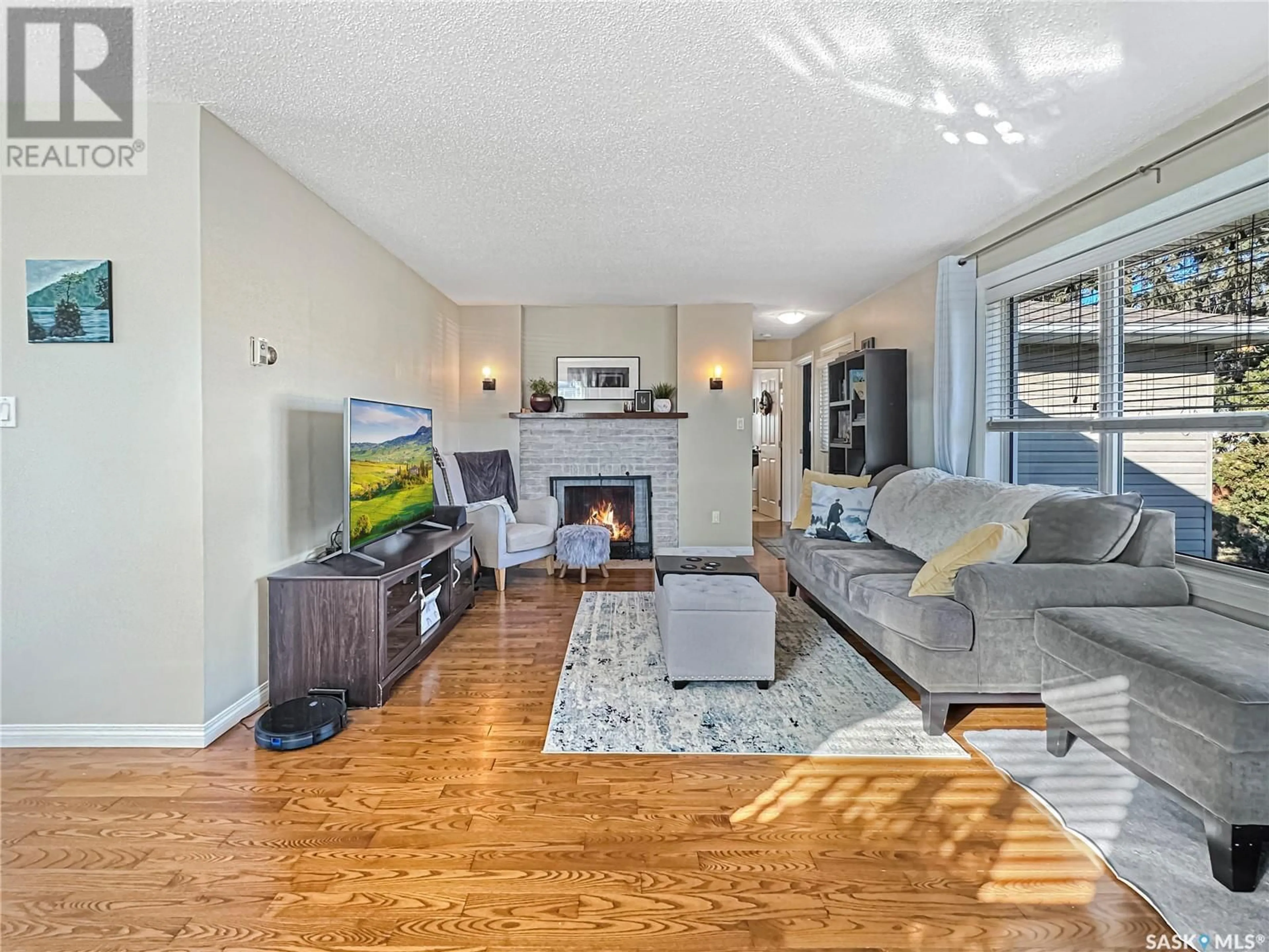 Living room, wood floors for 614 GODKIN AVENUE, Balcarres Saskatchewan S0G0C0