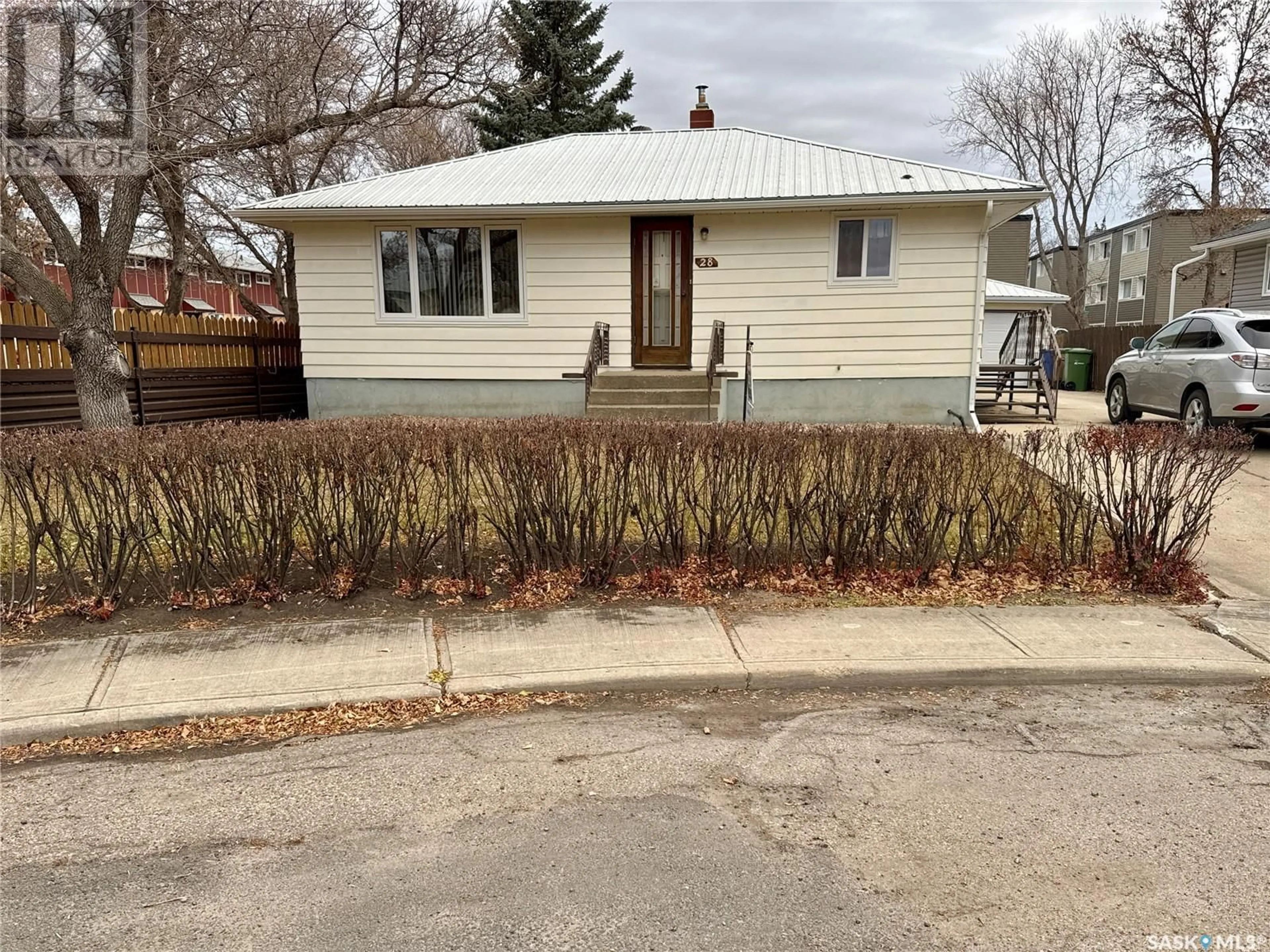 Frontside or backside of a home, cottage for 28 Mowat PLACE, Regina Saskatchewan S4R3W2