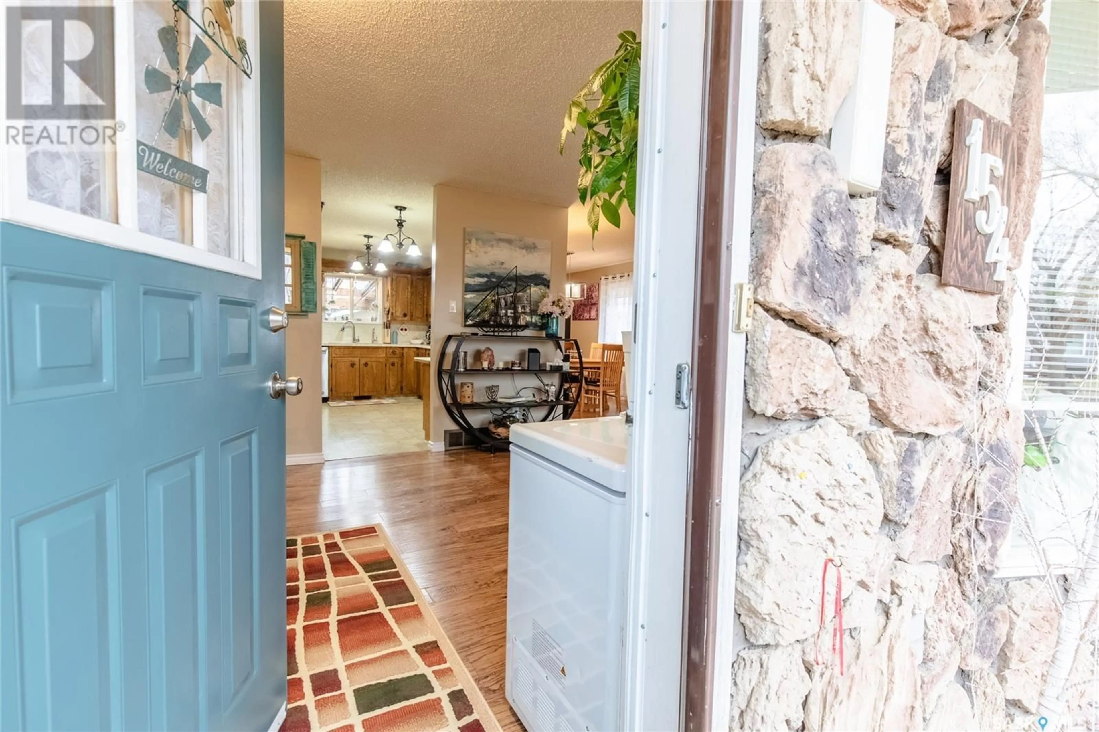 Indoor entryway, ceramic floors for 154 Coteau STREET W, Moose Jaw Saskatchewan S6H5C5