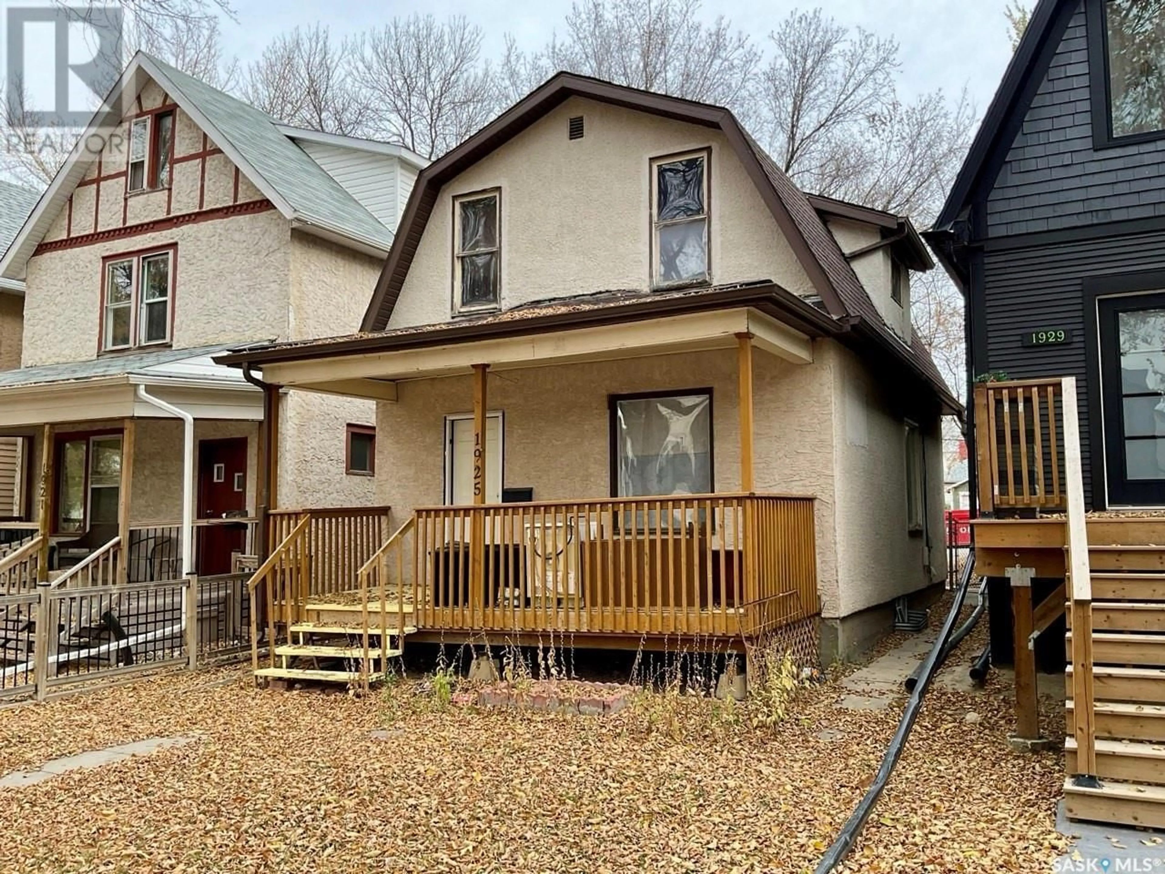 Frontside or backside of a home, cottage for 1925 Robinson STREET, Regina Saskatchewan S4T2P4