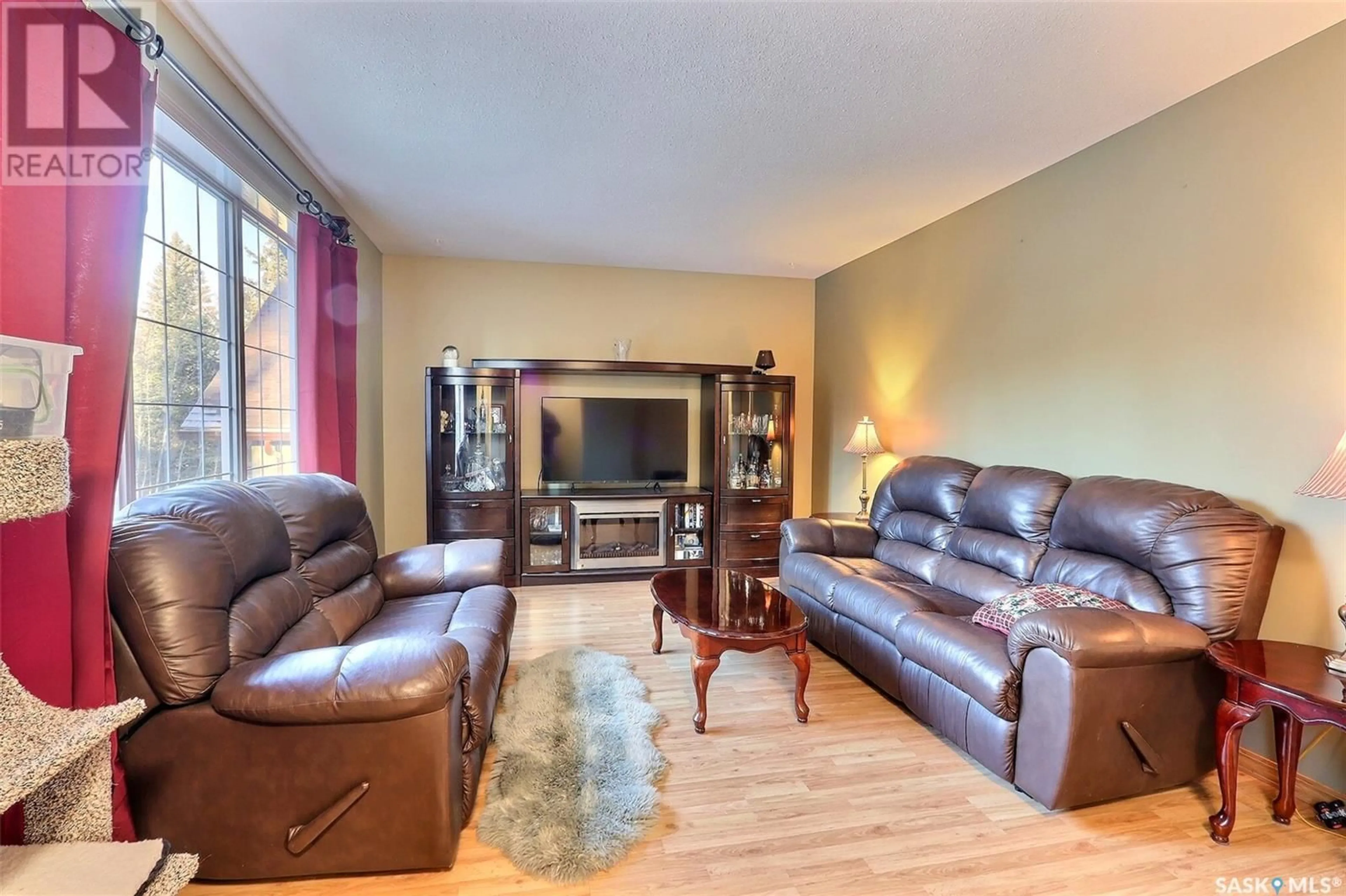 Living room, wood floors for 120 Birch LANE, Prince Albert Saskatchewan S0J1C0