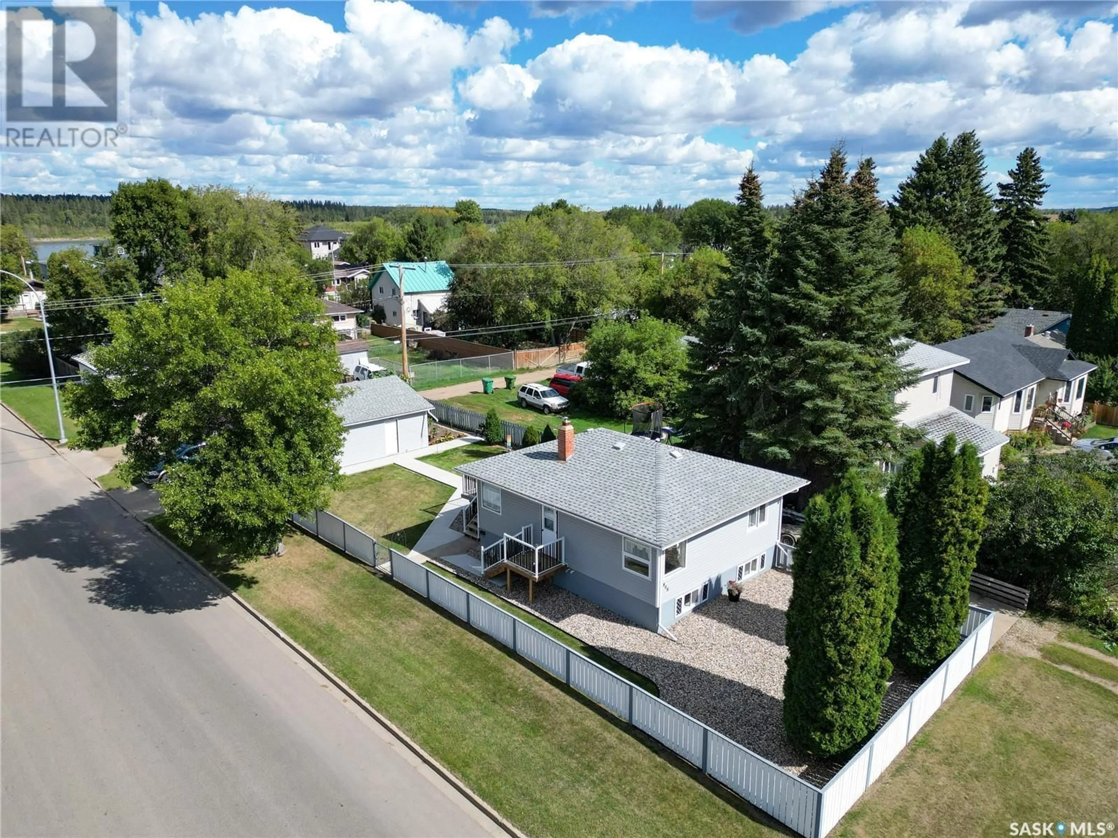 Frontside or backside of a home, the street view for 808 2nd STREET E, Prince Albert Saskatchewan S6V0G3