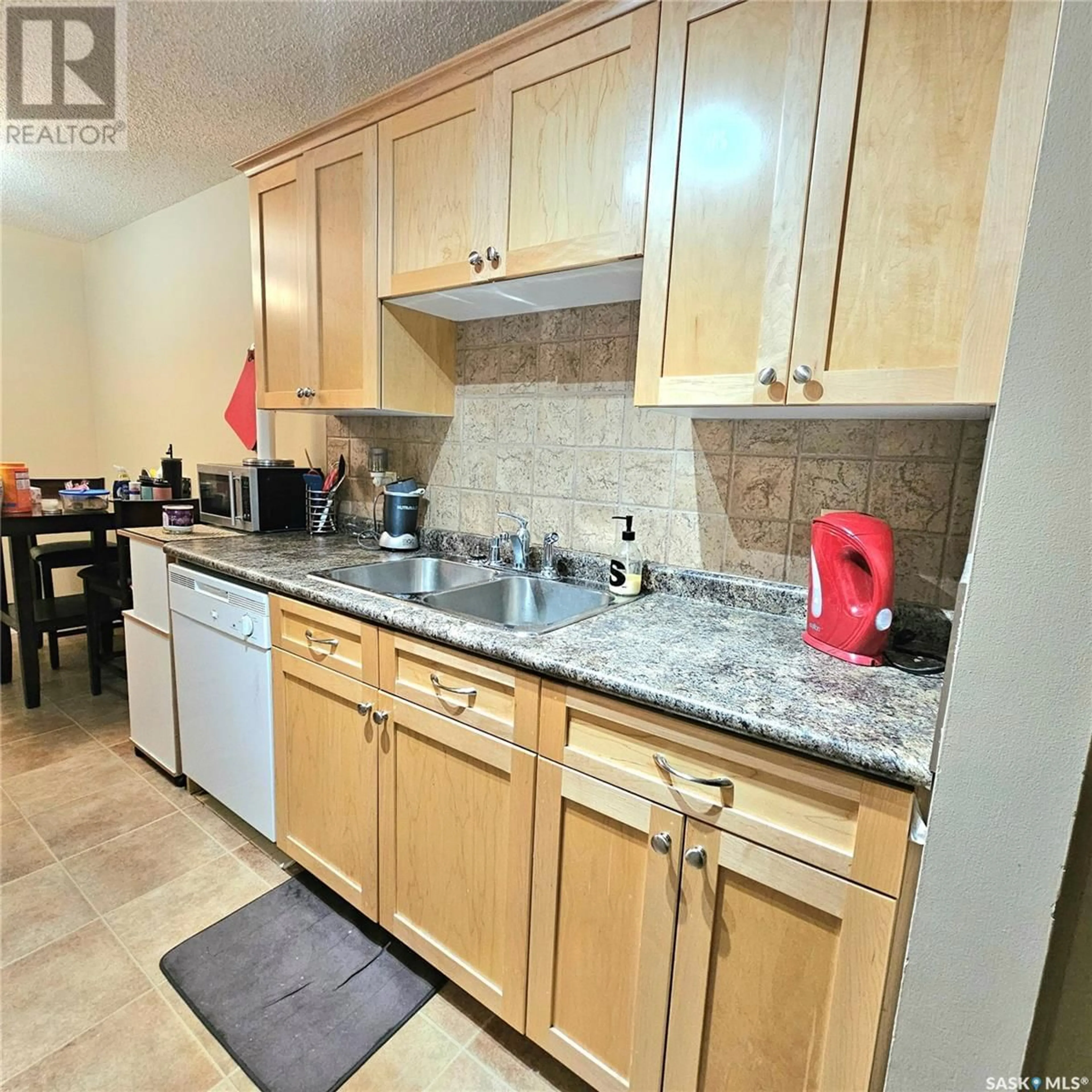 Standard kitchen, not visible floor for 524 500 Olive Diefenbaker DRIVE, Prince Albert Saskatchewan S6V7M6