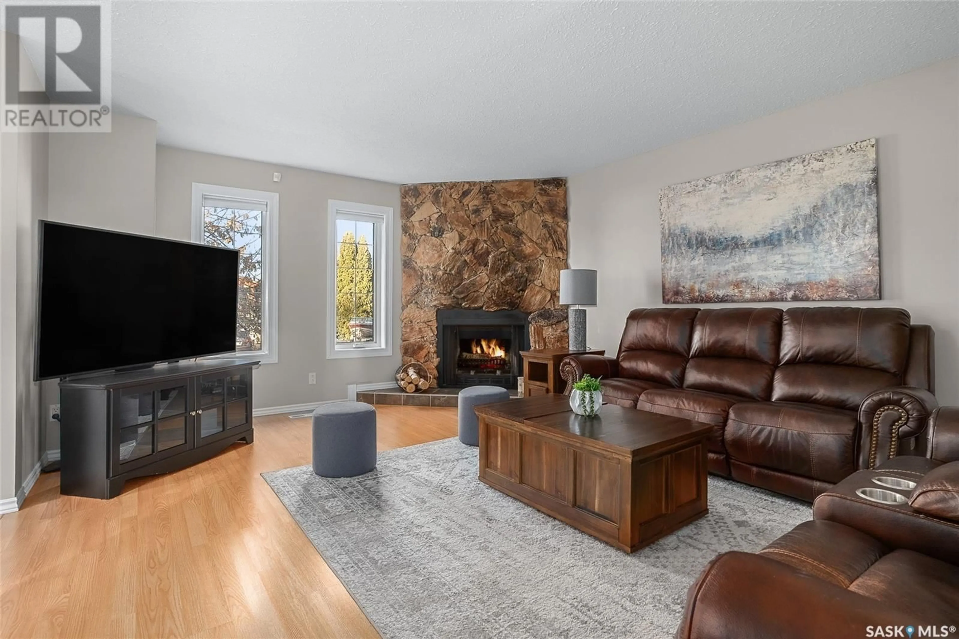 Living room, wood floors for 251 Meilicke ROAD, Saskatoon Saskatchewan S7K5V6