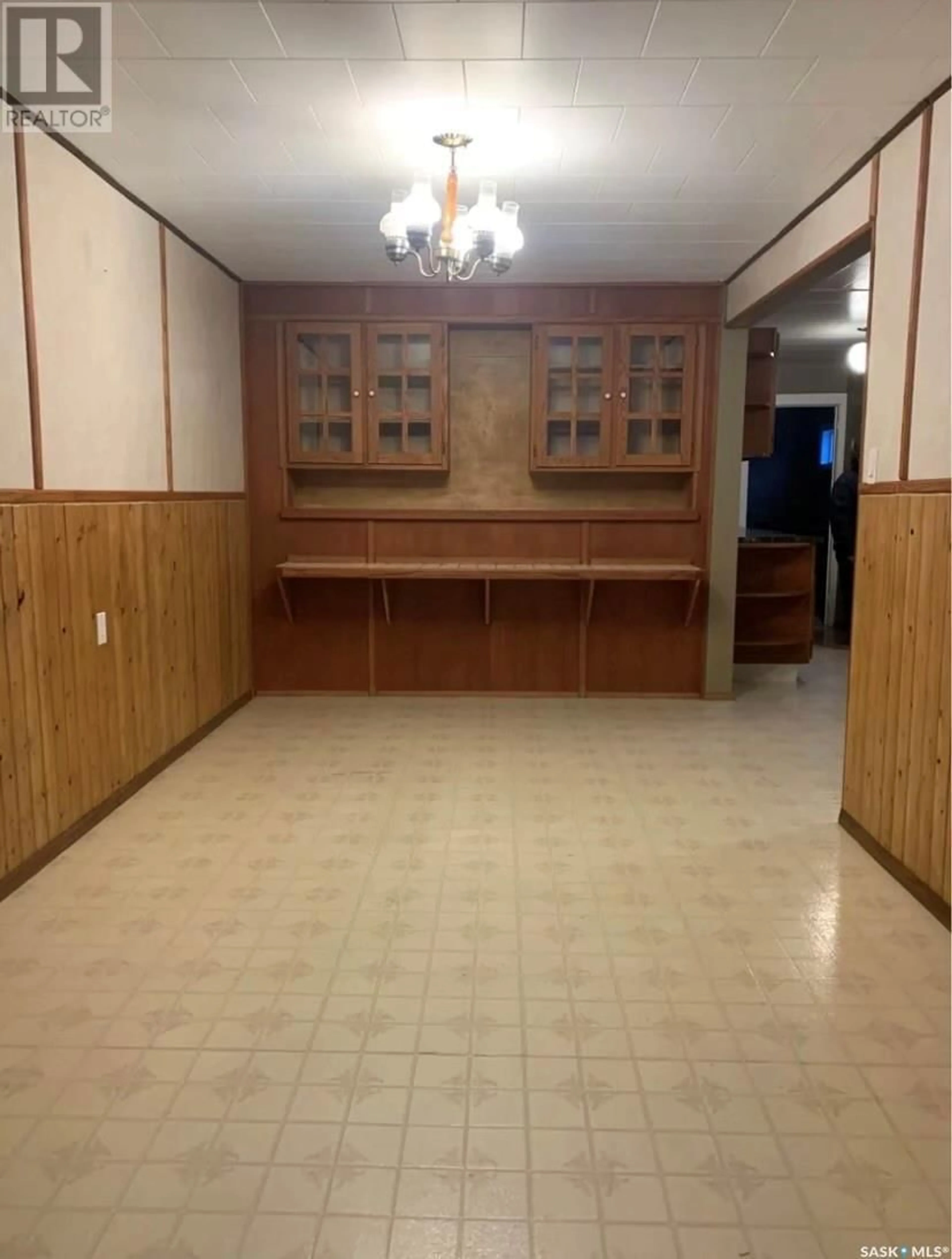 A pic of a room, unknown floor for 124 1st AVENUE E, Gravelbourg Saskatchewan S0H1X0