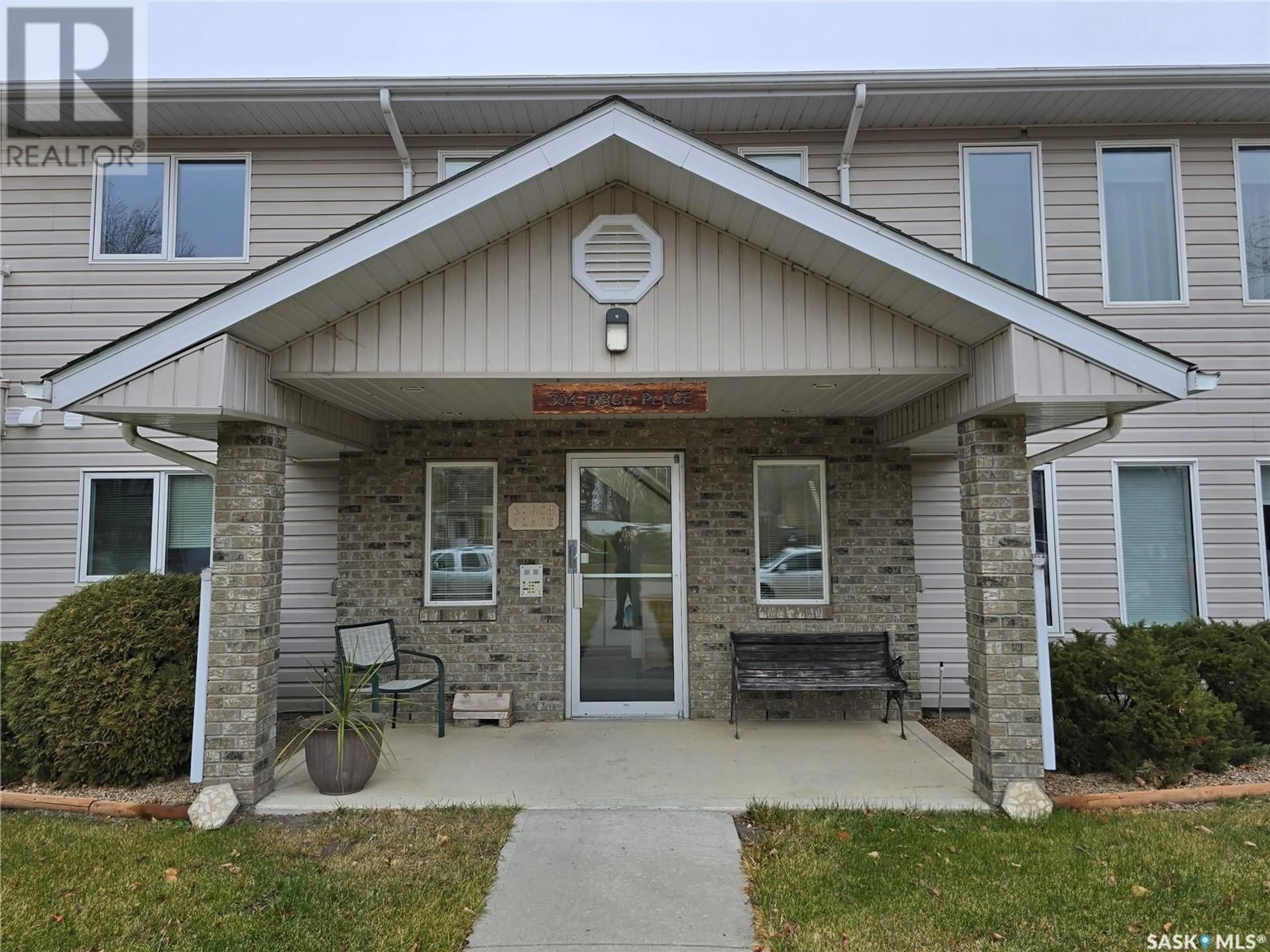 A pic from outside/outdoor area/front of a property/back of a property/a pic from drone, unknown for E - 202 304 3RD AVENUE, Watrous Saskatchewan S0K4T0
