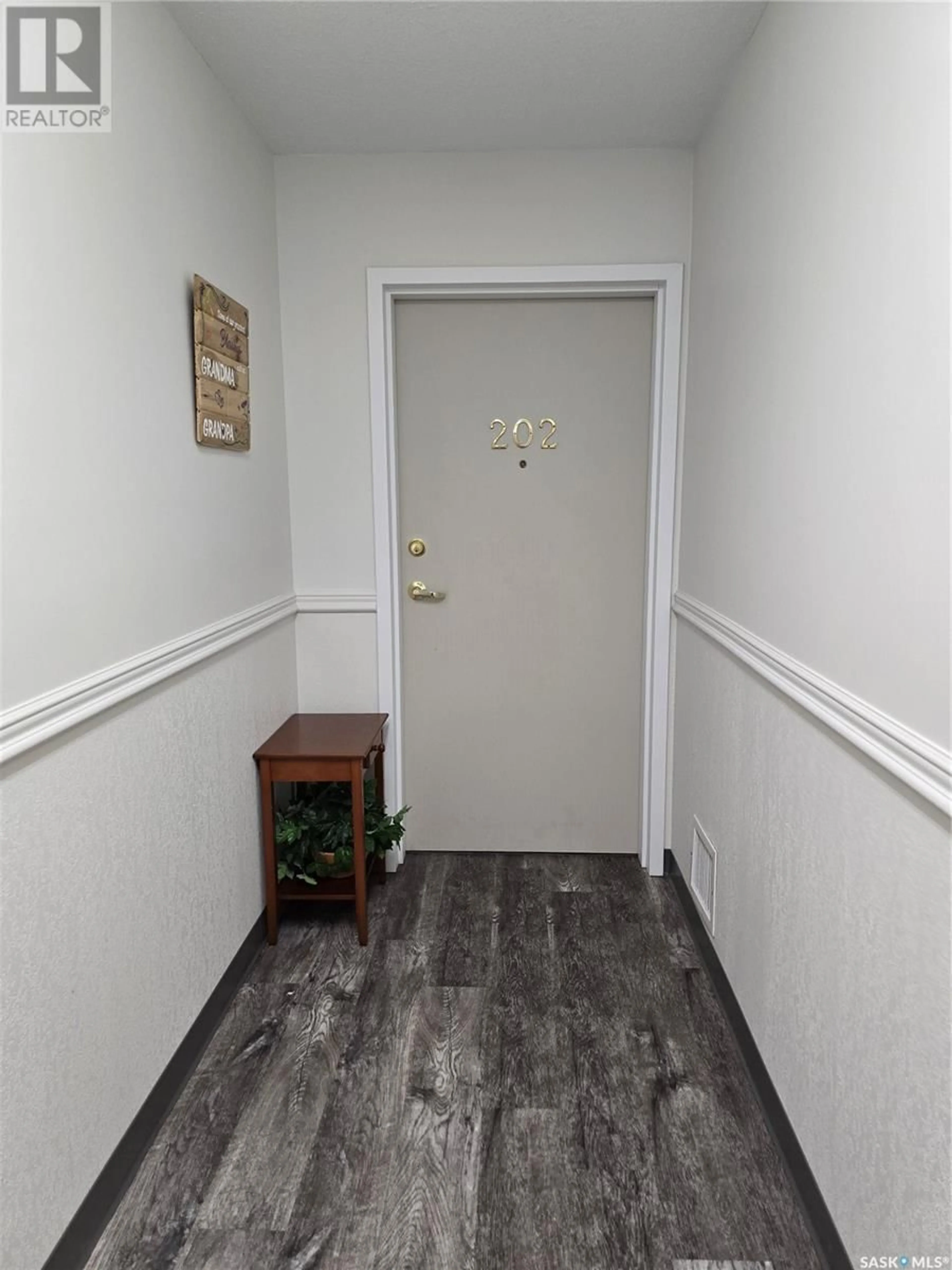 Indoor foyer, unknown floor for 202 304 3rd AVENUE E, Watrous Saskatchewan S0K4T0